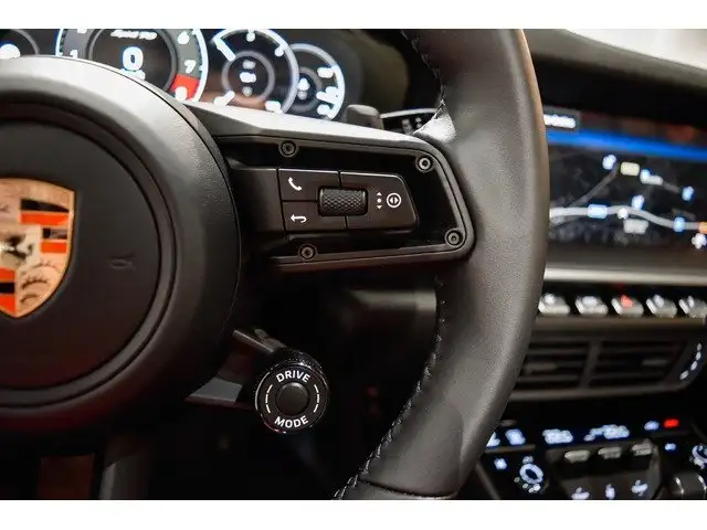 Porsche 911 view 18