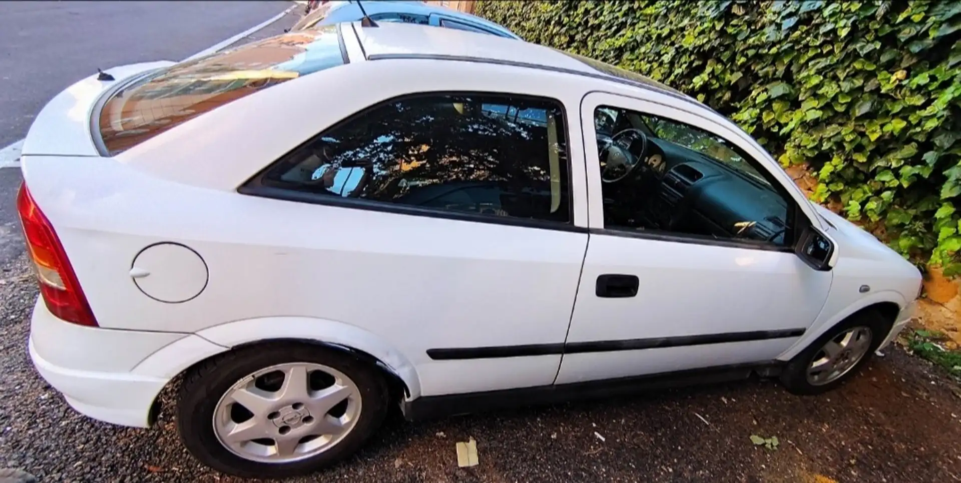 Opel Astra 3p 1.4i 16v Sport - 1