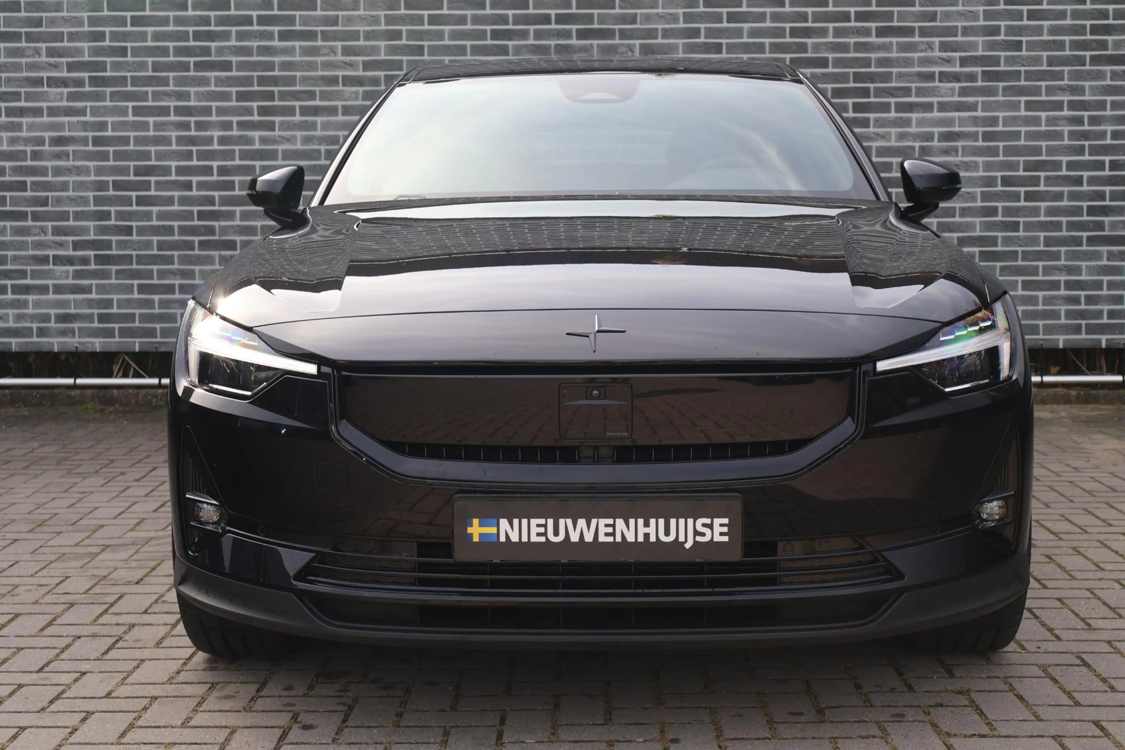 Polestar 2 Long Range Single Motor Plus 82 kWh — photo 2