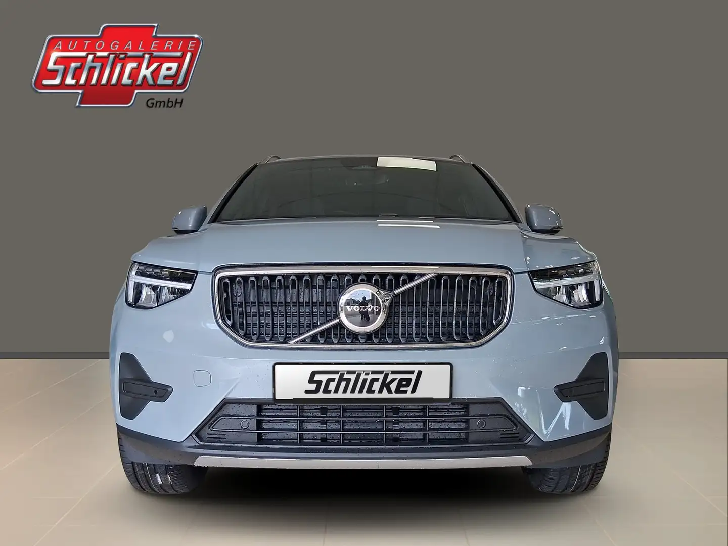 Volvo XC40 B3 Core 2WD Grau - 2