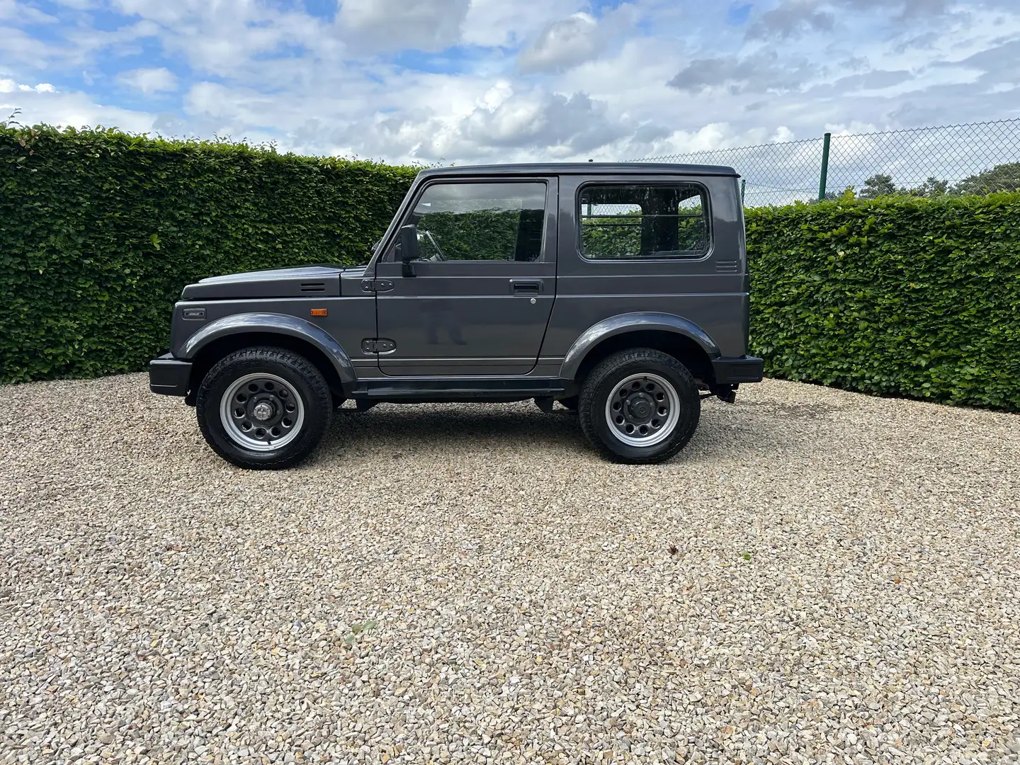 Suzuki Samurai 1.3 Grey - 1