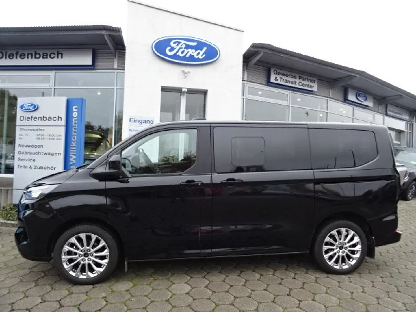 Ford Tourneo Custom 320 L1H1 PKW VA Autm. Limited +Navigation+Kamera Zwart - 1