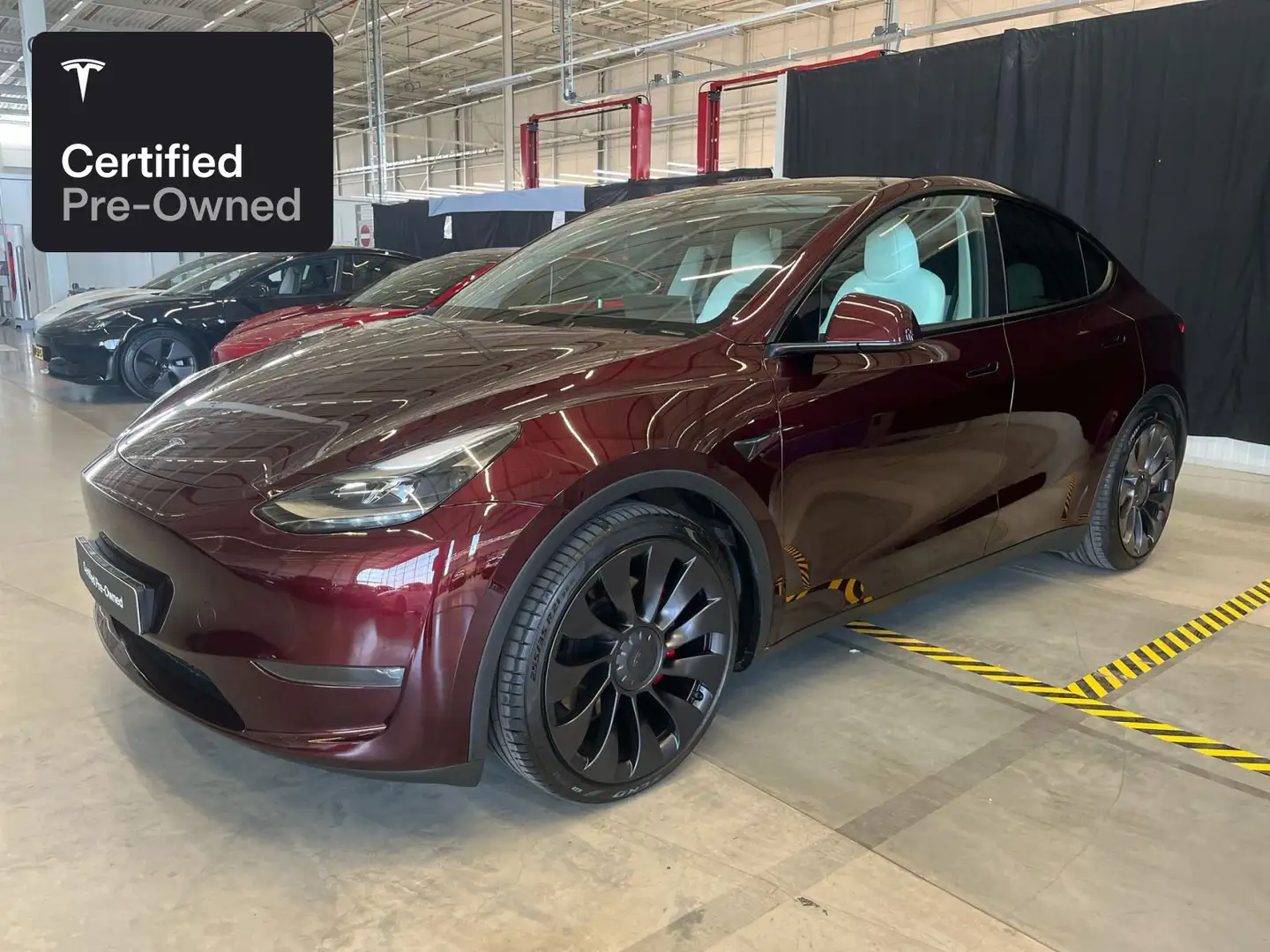 Tesla Model Y Performance “Certified Pre-Owned” Rood - 1