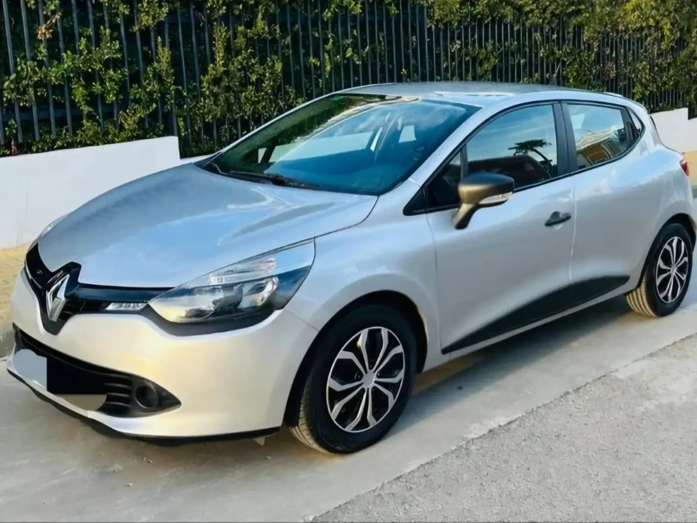 Renault Clio Clio Grand Tour 1.2 Business Business Plateado - 1