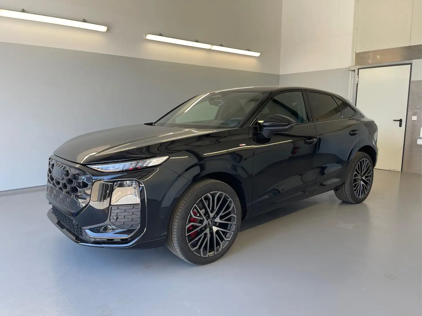 Audi Q3 Sportback NEU TFSI 265 PS quattro S line Pano+T... Schwarz - 1