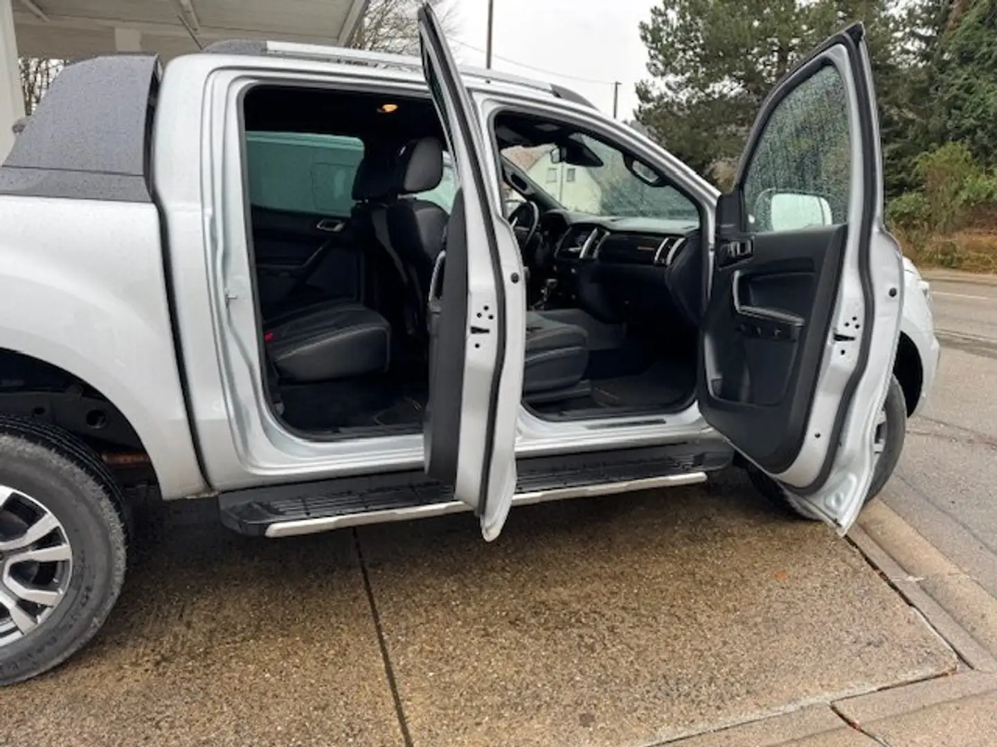 Ford Ranger Wildtrak Doppelkabine 4x4 Silber - 2