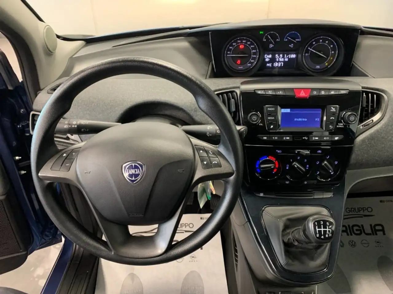 Lancia Ypsilon 2023 — фото 8