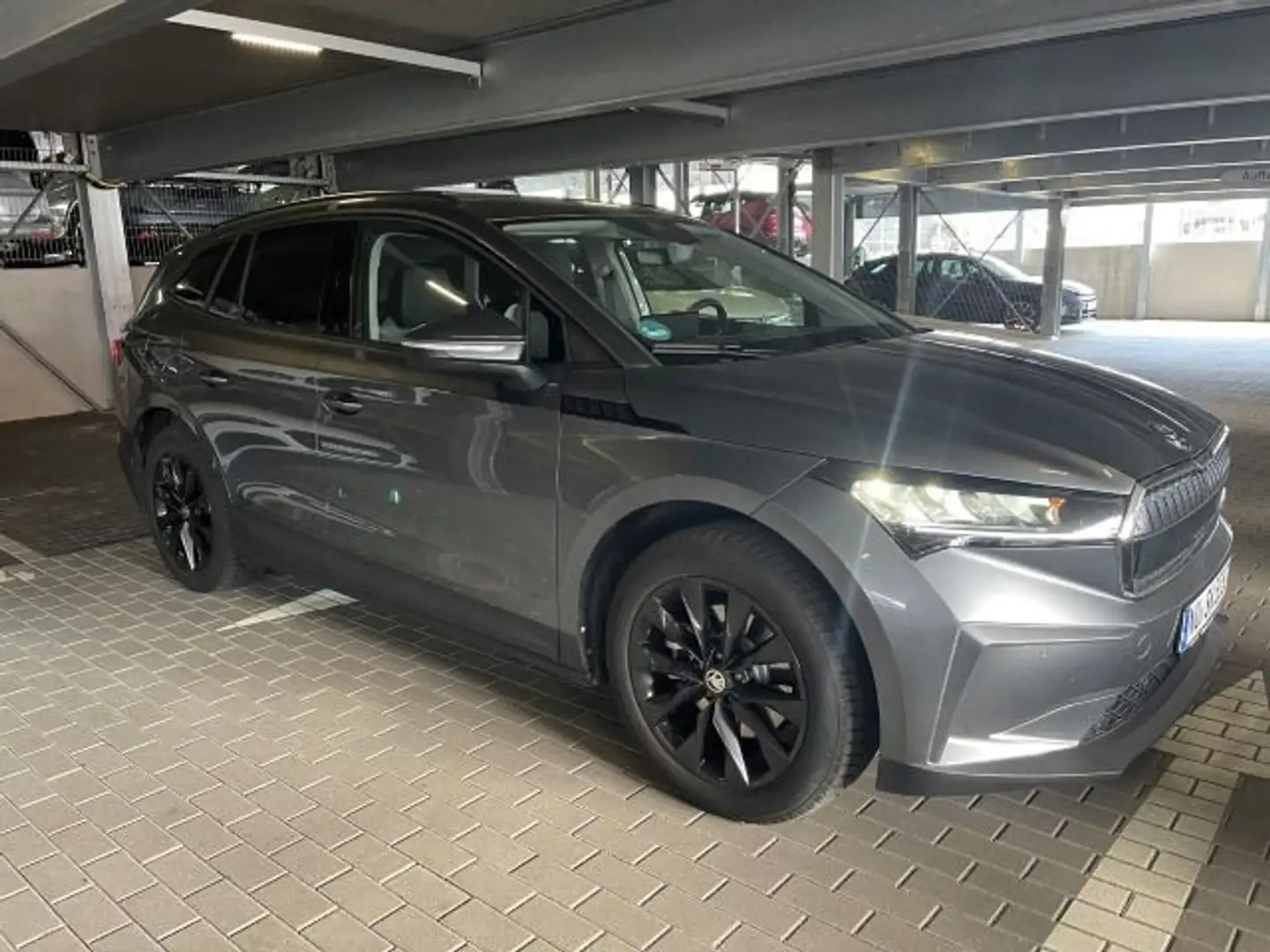 Skoda Enyaq 60 62 kWh LED WÄPU 19" PDC SHZ NAV KAM ACC Grau - 2