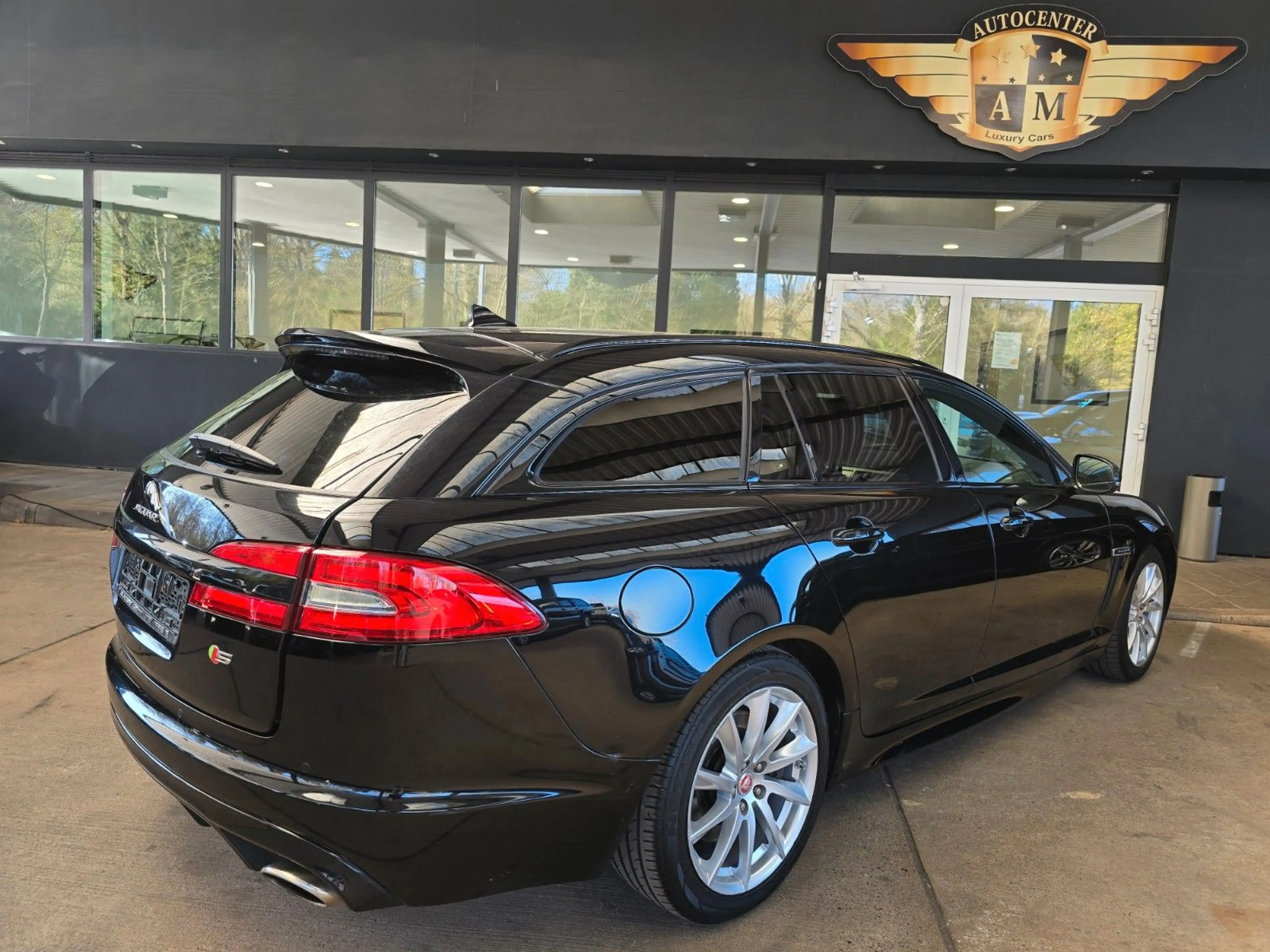 Jaguar XF Sportbrake 3.0 V6 Diesel S KAMERA/NAVI/BT/19" — photo 8