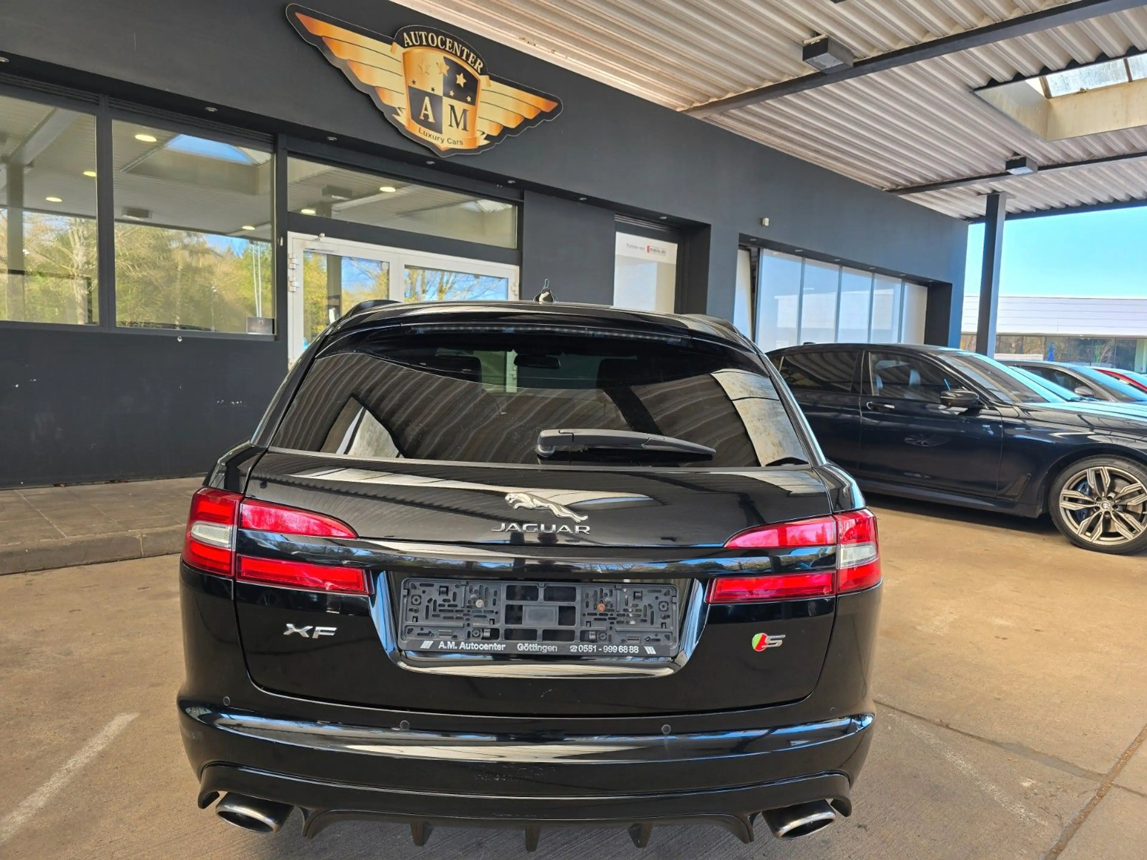 Jaguar XF Sportbrake 3.0 V6 Diesel S KAMERA/NAVI/BT/19" — photo 11