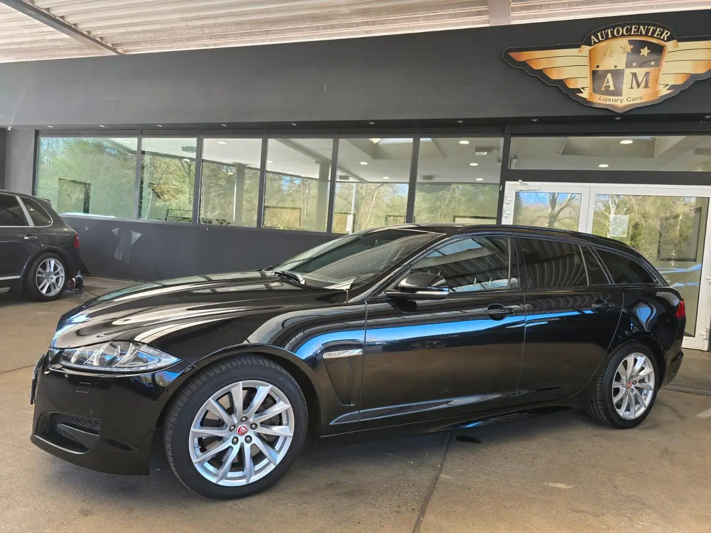 Jaguar XF Sportbrake 3.0 V6 Diesel S KAMERA/NAVI/BT/19" Schwarz - 2