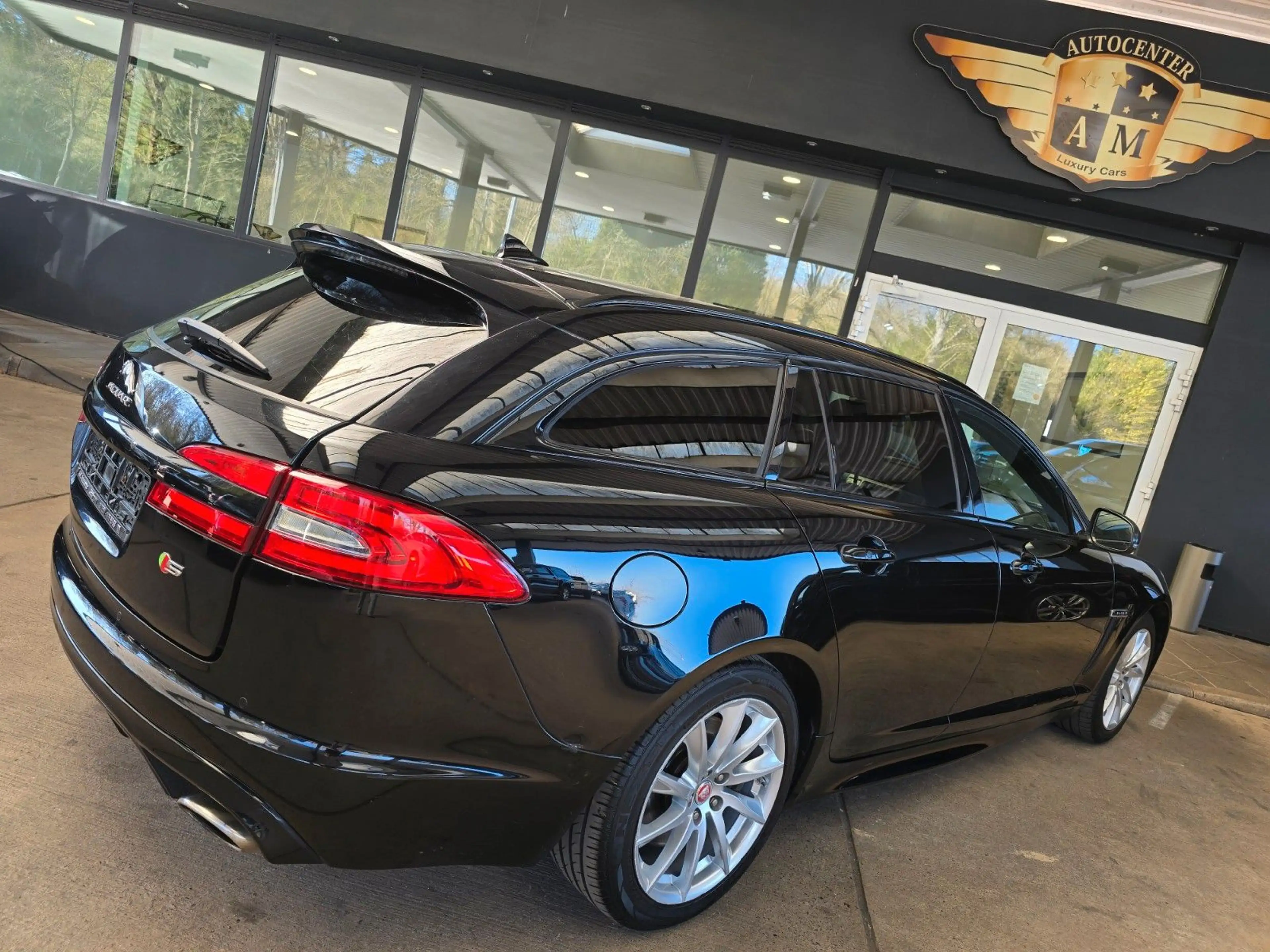 Jaguar XF Sportbrake 3.0 V6 Diesel S KAMERA/NAVI/BT/19" — photo 10