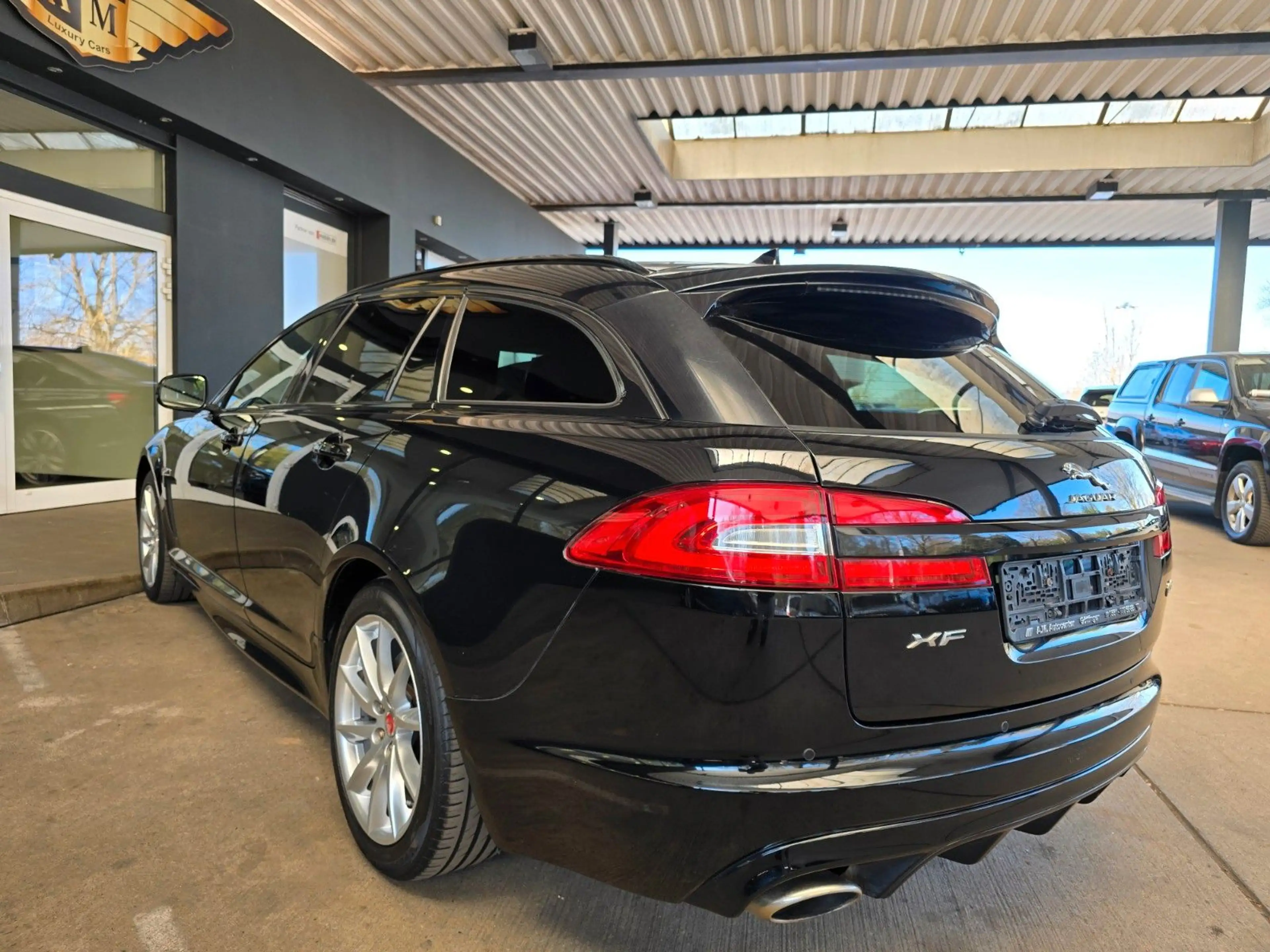 Jaguar XF Sportbrake 3.0 V6 Diesel S KAMERA/NAVI/BT/19" — photo 12