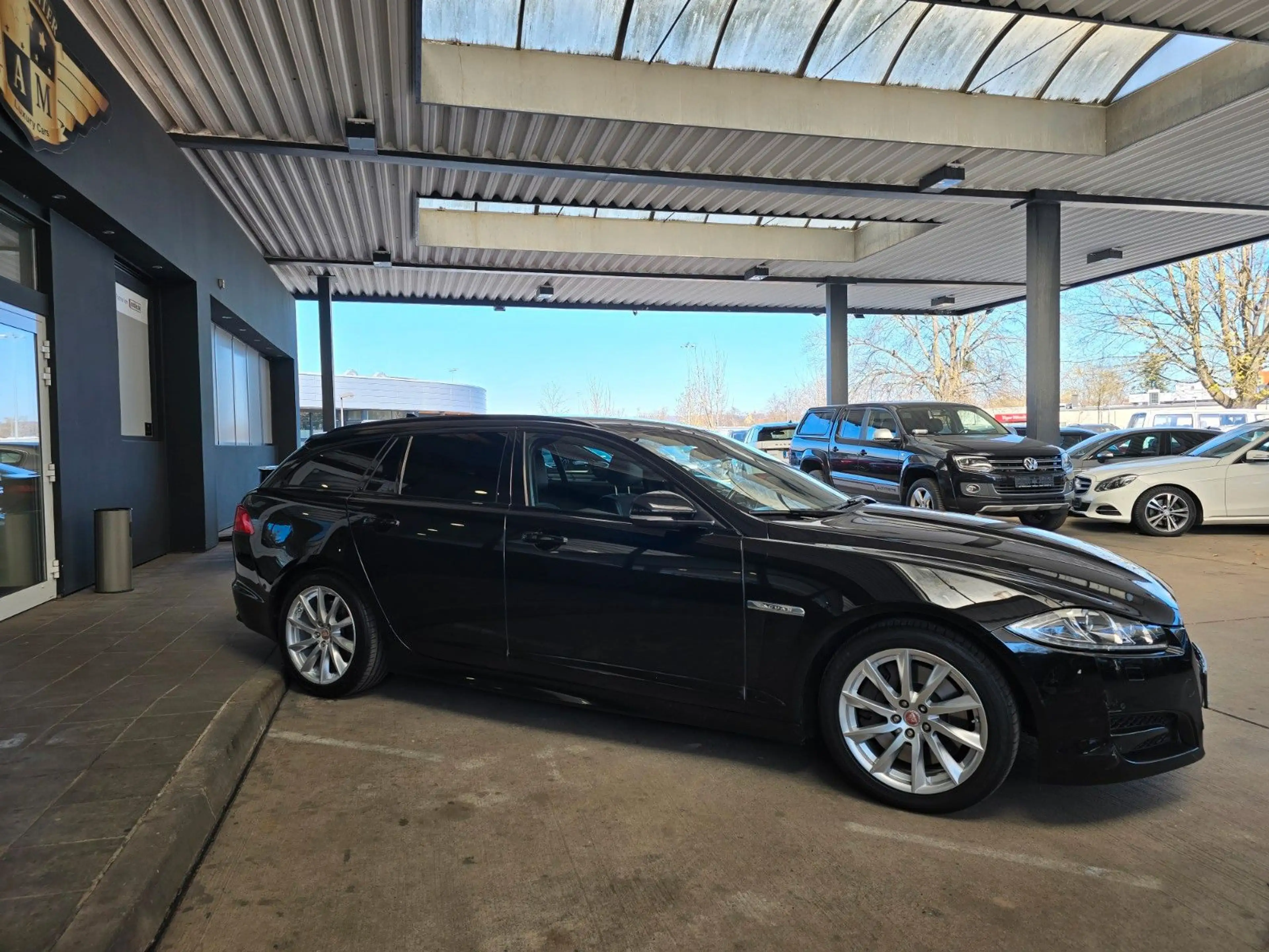 Jaguar XF Sportbrake 3.0 V6 Diesel S KAMERA/NAVI/BT/19" — photo 7