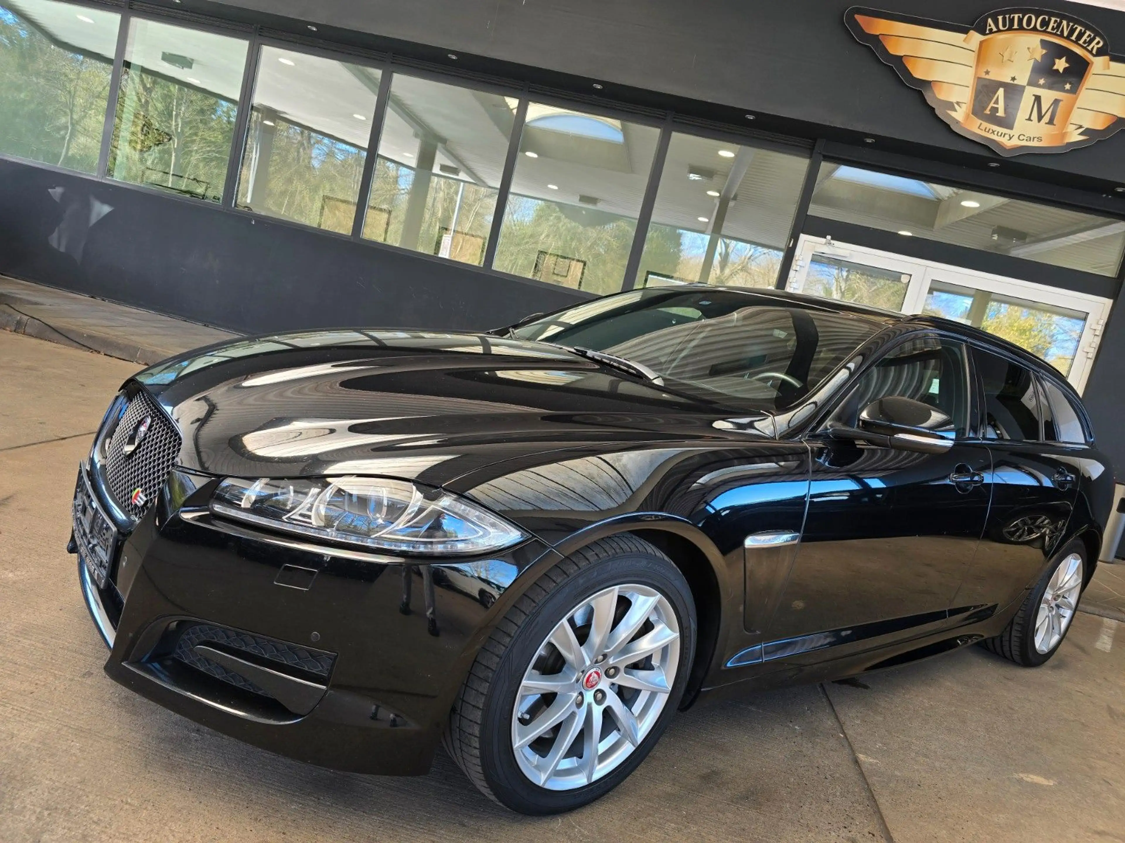 Jaguar XF Sportbrake 3.0 V6 Diesel S KAMERA/NAVI/BT/19" — photo 3