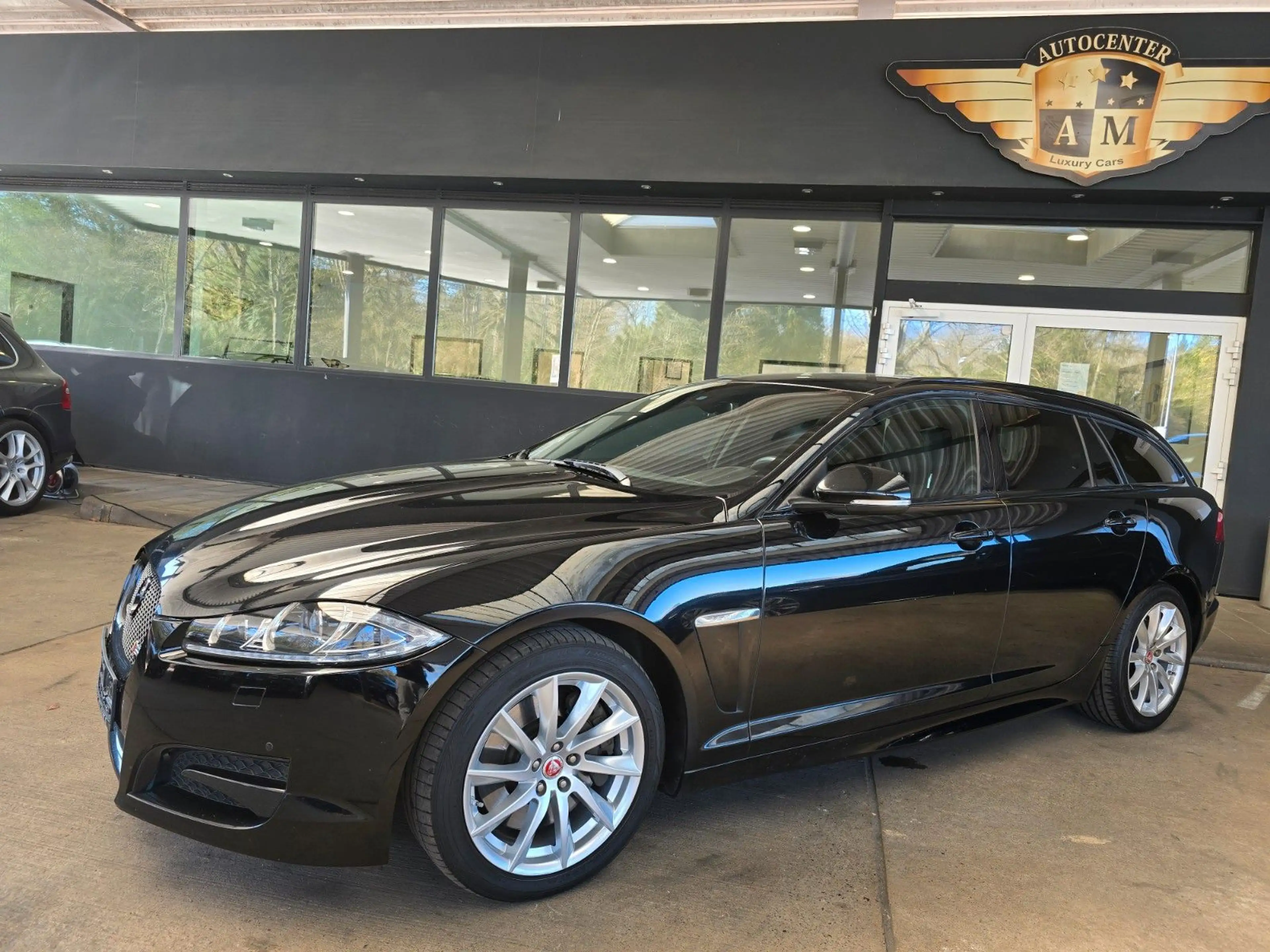 Jaguar XF Sportbrake 3.0 V6 Diesel S KAMERA/NAVI/BT/19" — photo 6