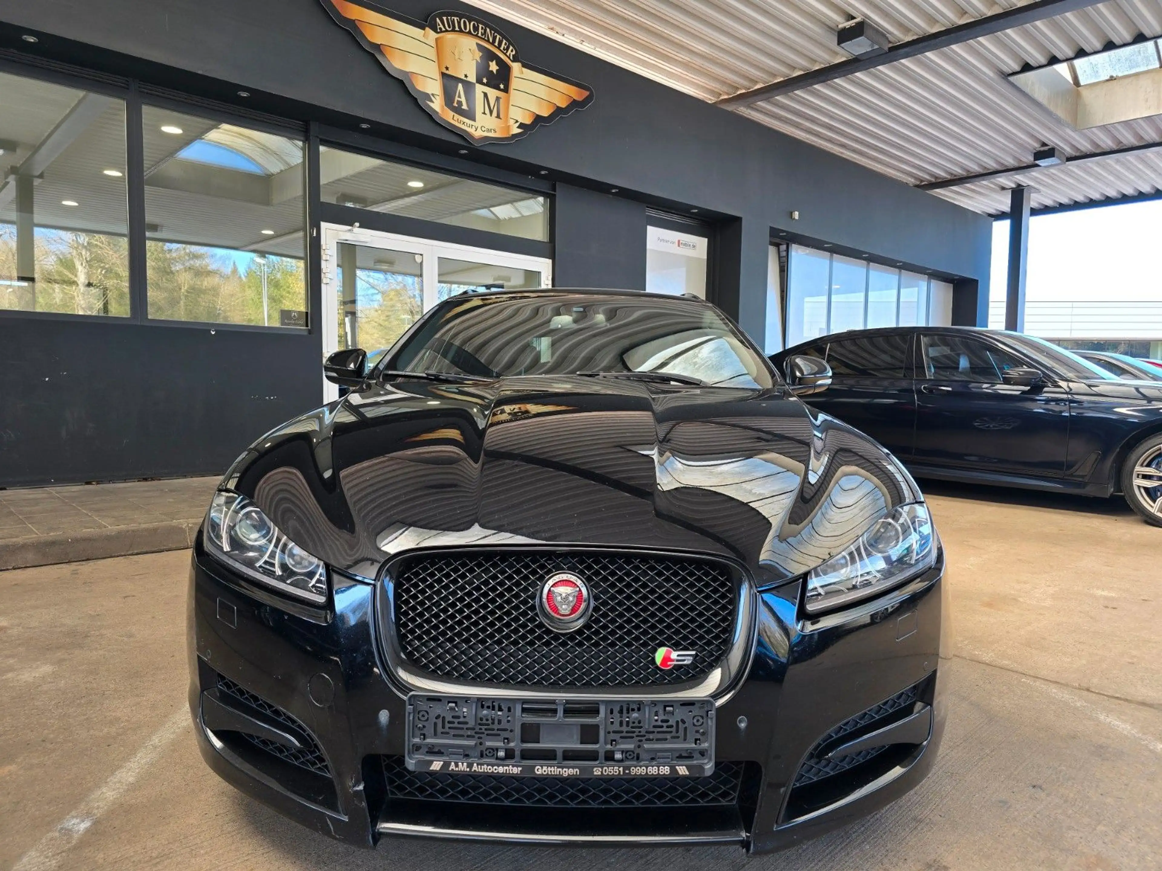 Jaguar XF Sportbrake 3.0 V6 Diesel S KAMERA/NAVI/BT/19" — photo 4