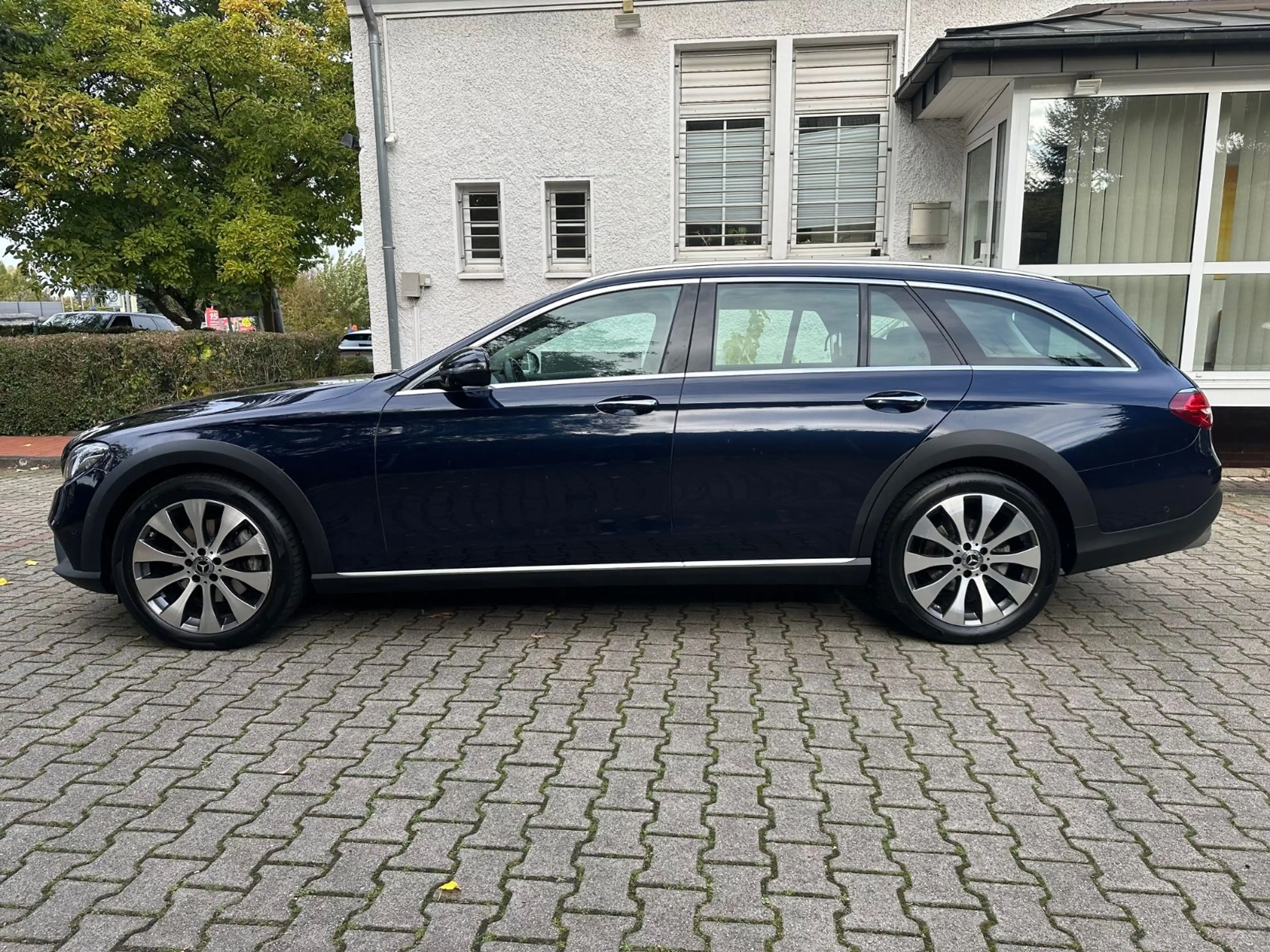 Mercedes-Benz E 220 E T-Modell E 220 d 4Matic All-Terrain — photo 5