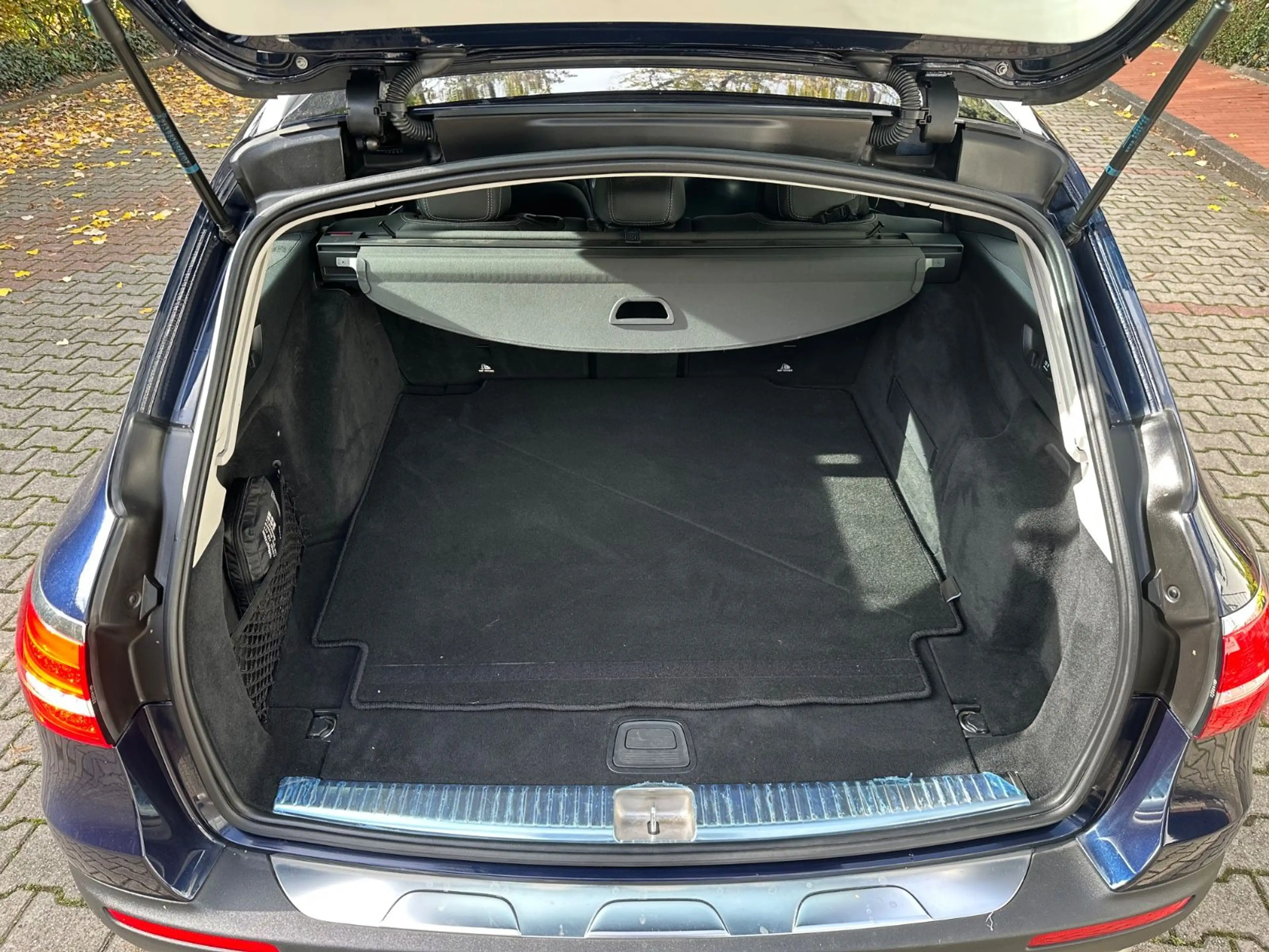 Mercedes-Benz E 220 E T-Modell E 220 d 4Matic All-Terrain — photo 11