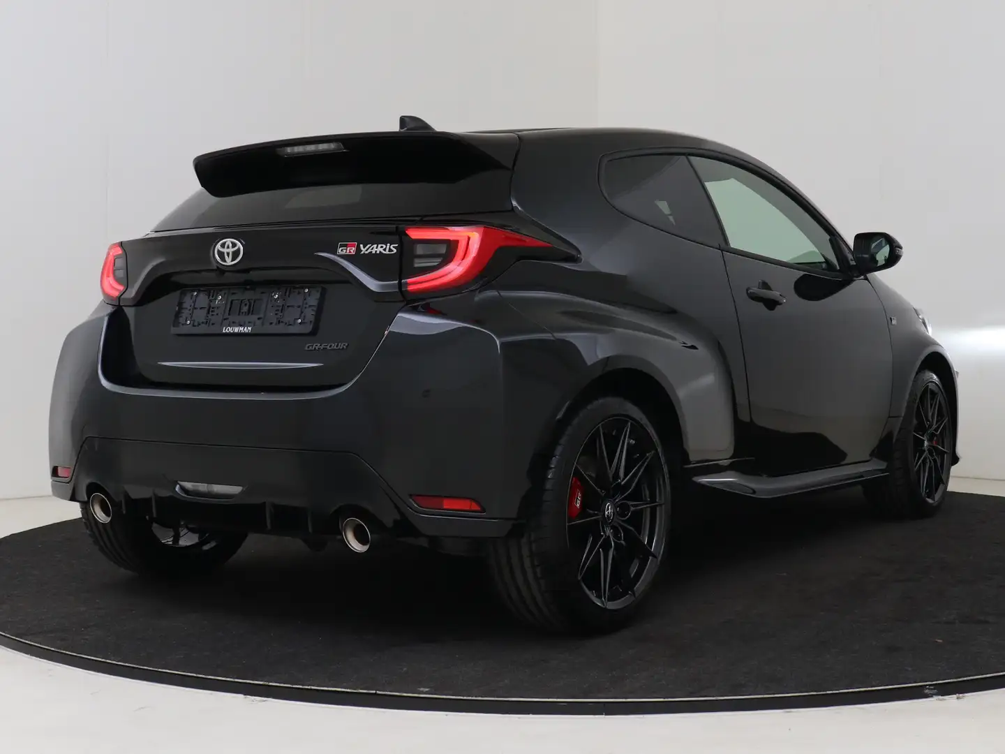 Toyota Yaris 1.6 GR Performance *nieuw* Rijklaar | MY2023 Zwart - 2