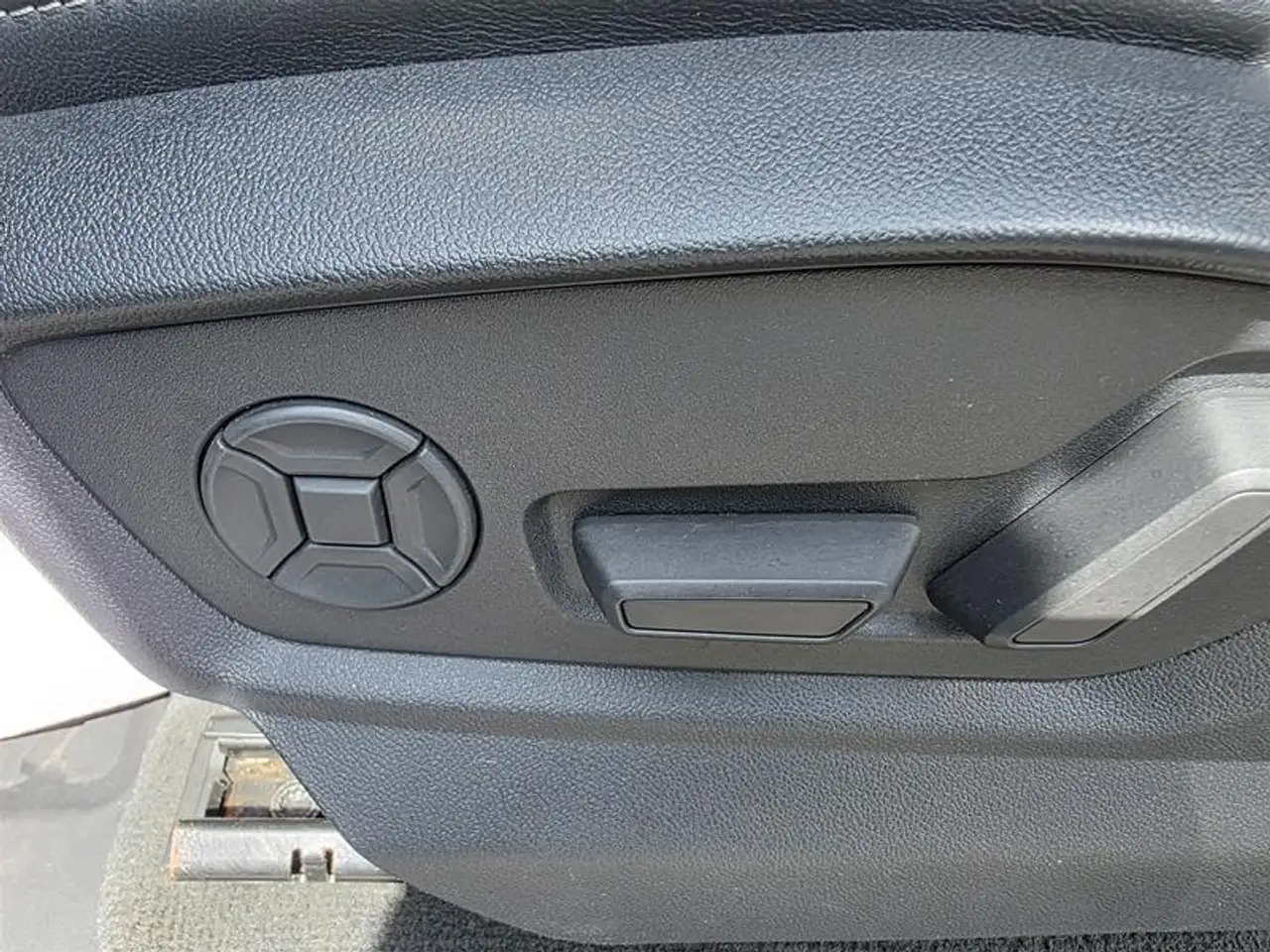 Audi Q8 photo Audi Q8