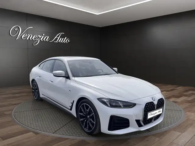 BMW 4 Series view 9