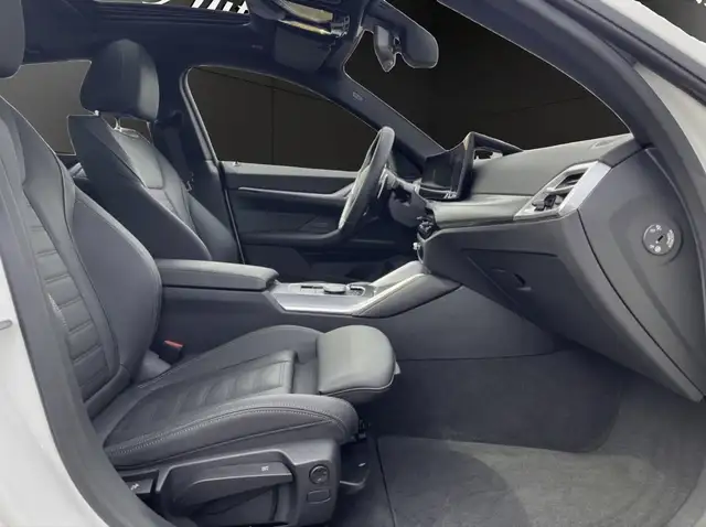 BMW 4 Series view 10