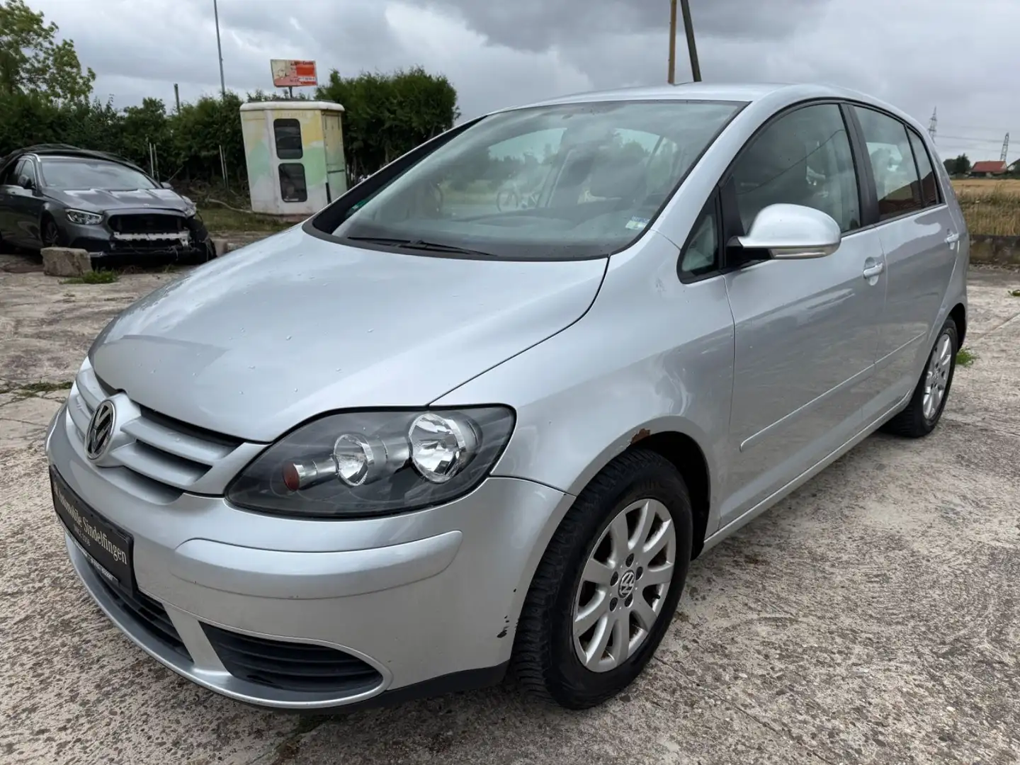 Volkswagen Golf Plus 1.6 DSG*AHK*PDC* Gümüş rengi - 1