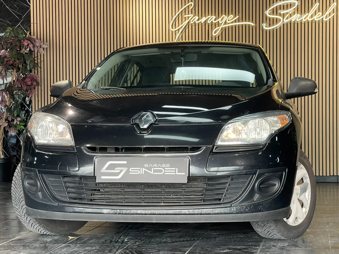 Renault Megane 1.5 dCi / GARANTIE 1 AN / 1er Main / Ac Zwart - 1