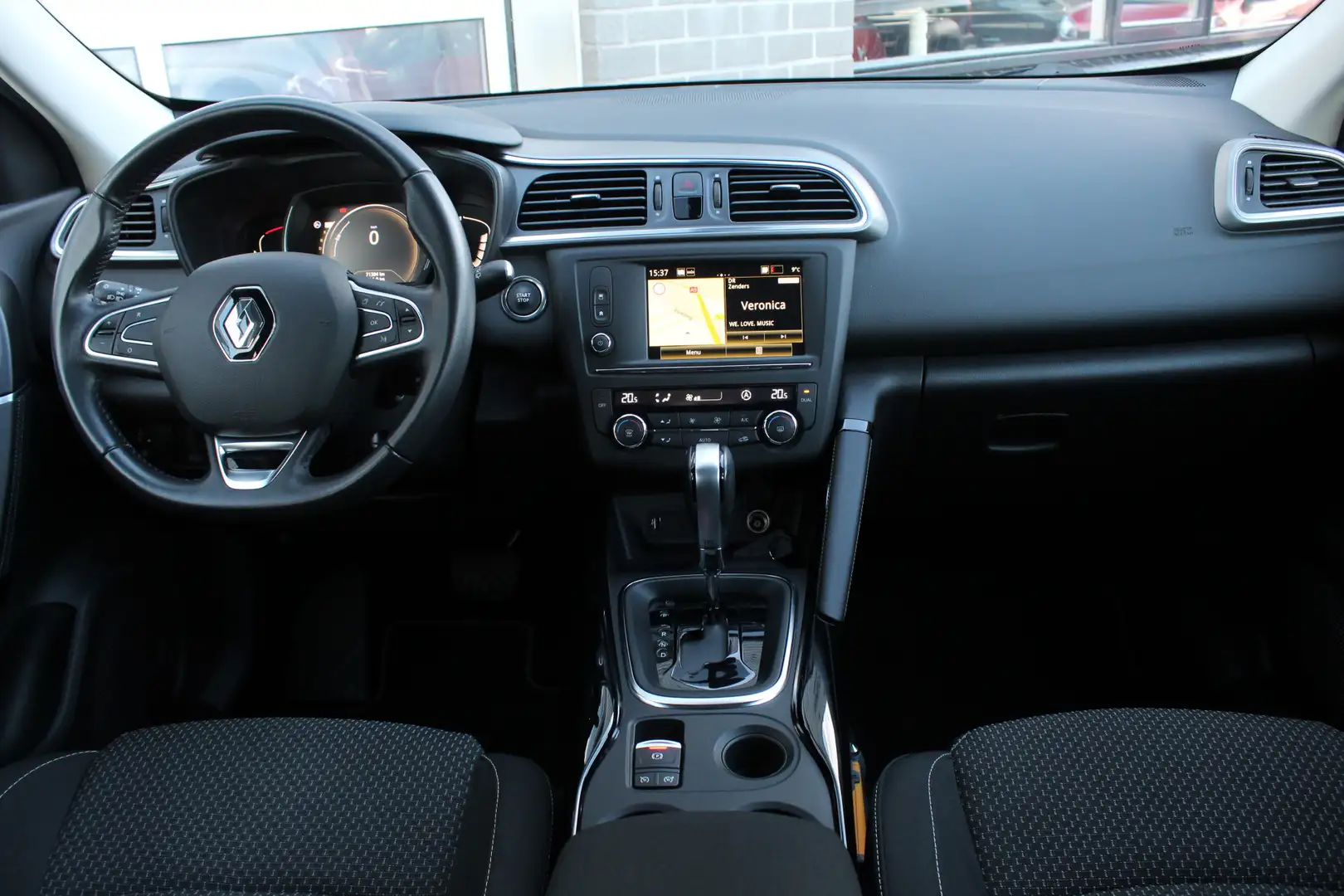 Renault Kadjar 1.2 TCe Limited / Navigatie / Led / Automaat / N.A Grijs - 2