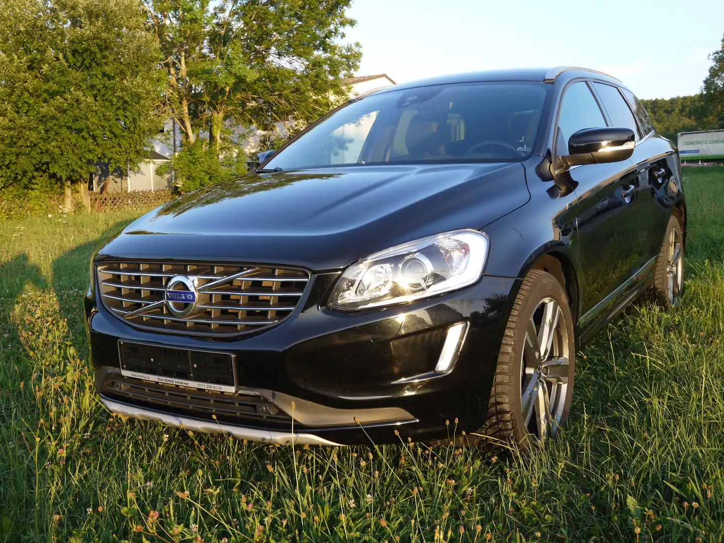 Volvo XC60 Summum 2WD D4*Sh-gepfl.*Leder*Xenon*RFK*Navi* Negro - 1