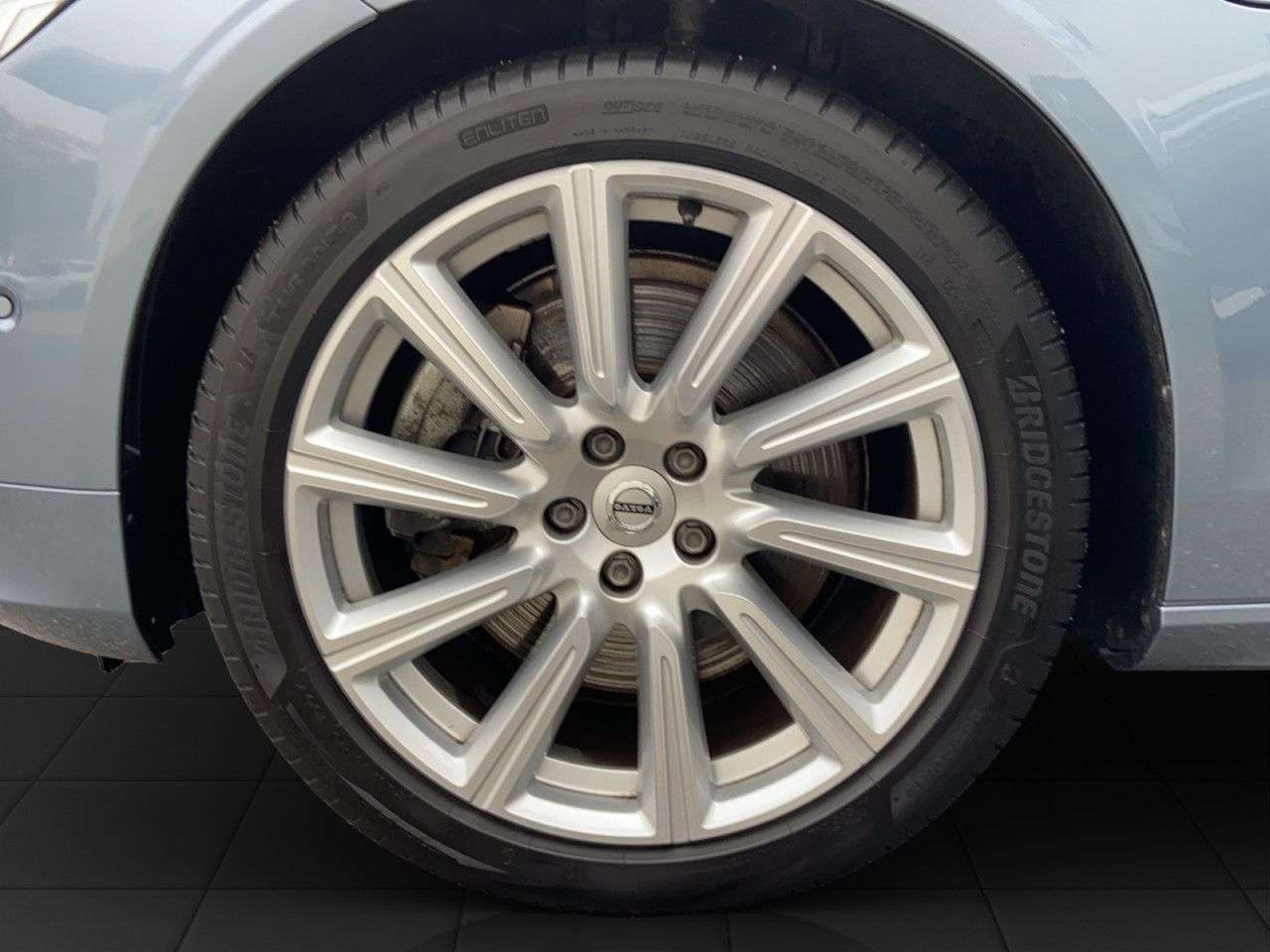 Volvo V90