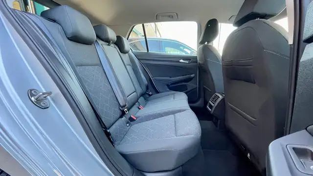 Volkswagen Golf view 12