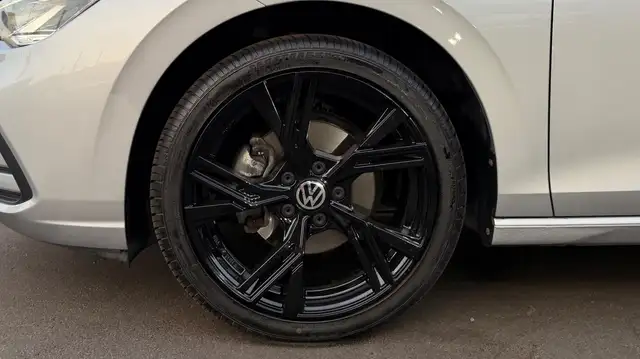 Volkswagen Golf view 5