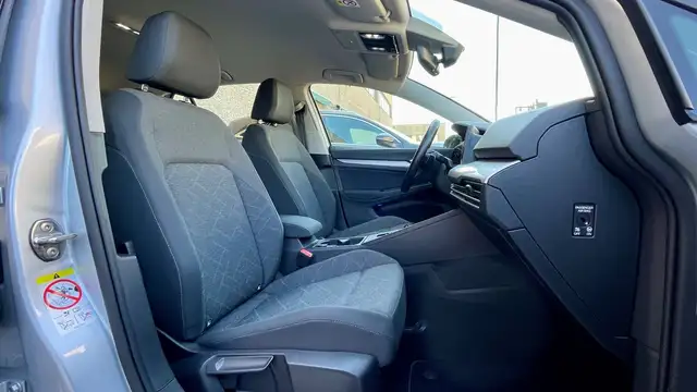 Volkswagen Golf view 13