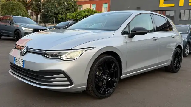 Volkswagen Golf view 3