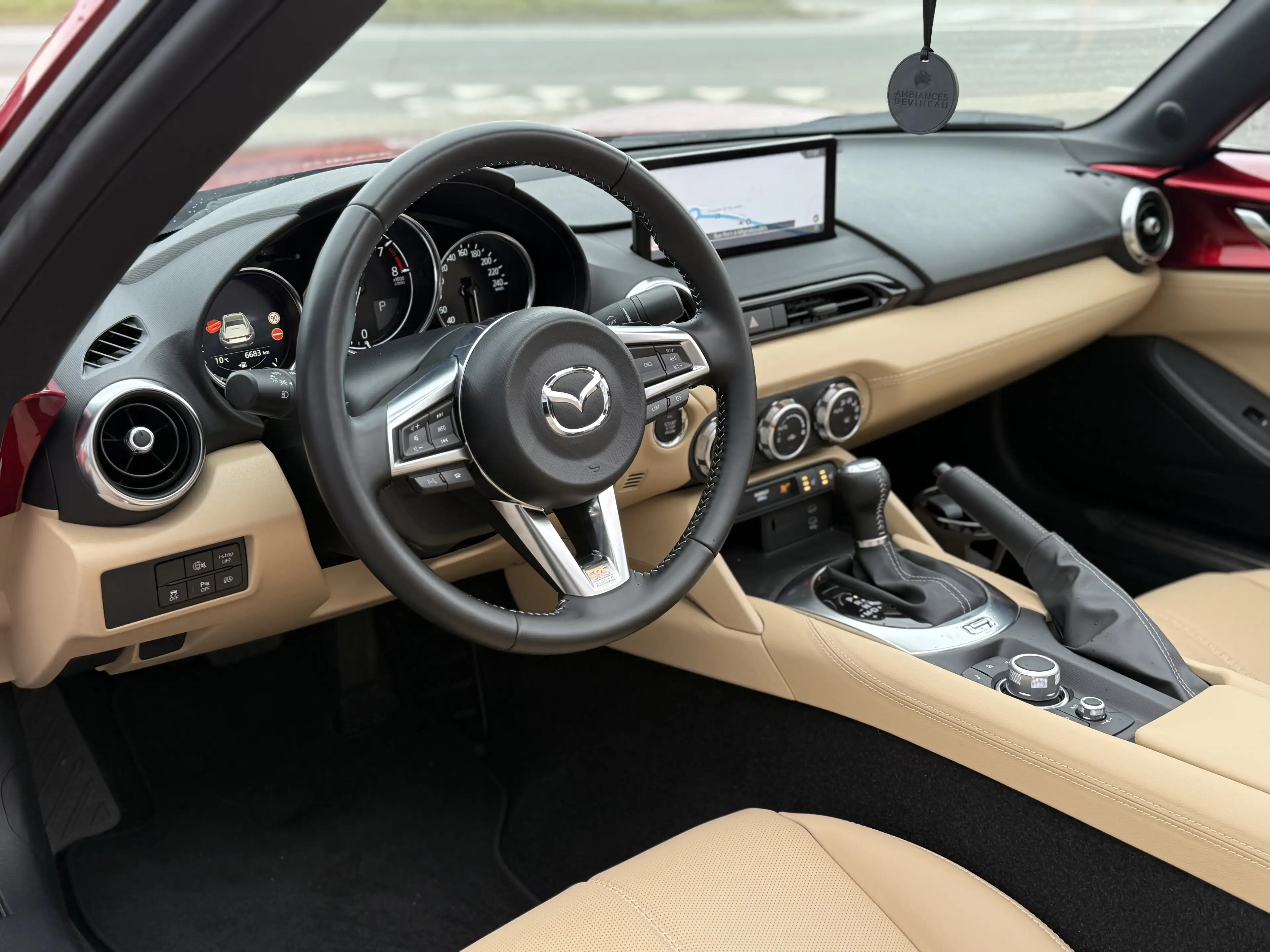 Mazda MX-5 RF 2.0i Skyactiv-G Kazari GPS CAMERA BOSE CUIR FUL — photo 11
