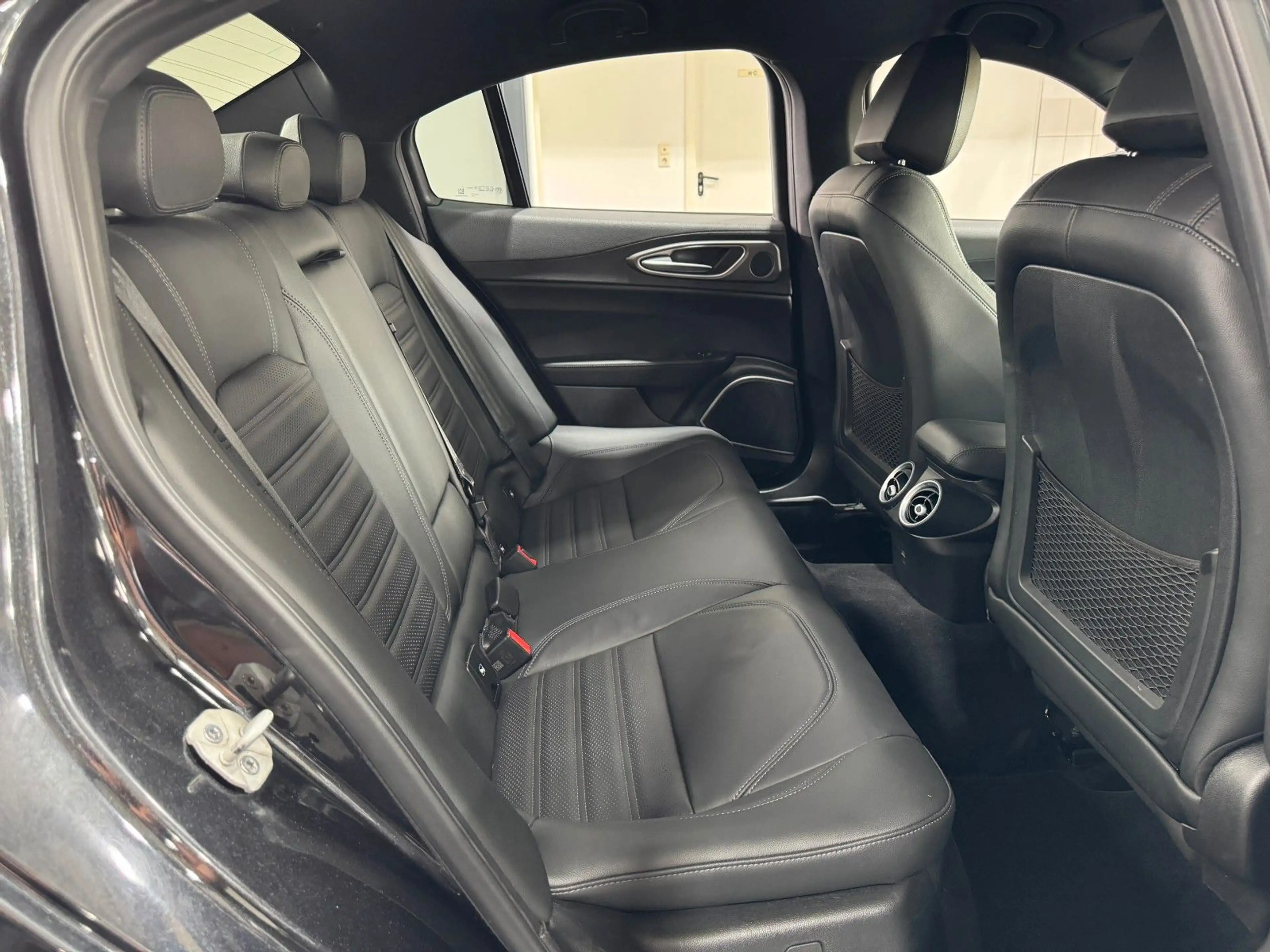 Alfa Romeo Giulia Veloce Q4| SHZ | SH| S-SITZE |APPLE-CAR| — photo 15