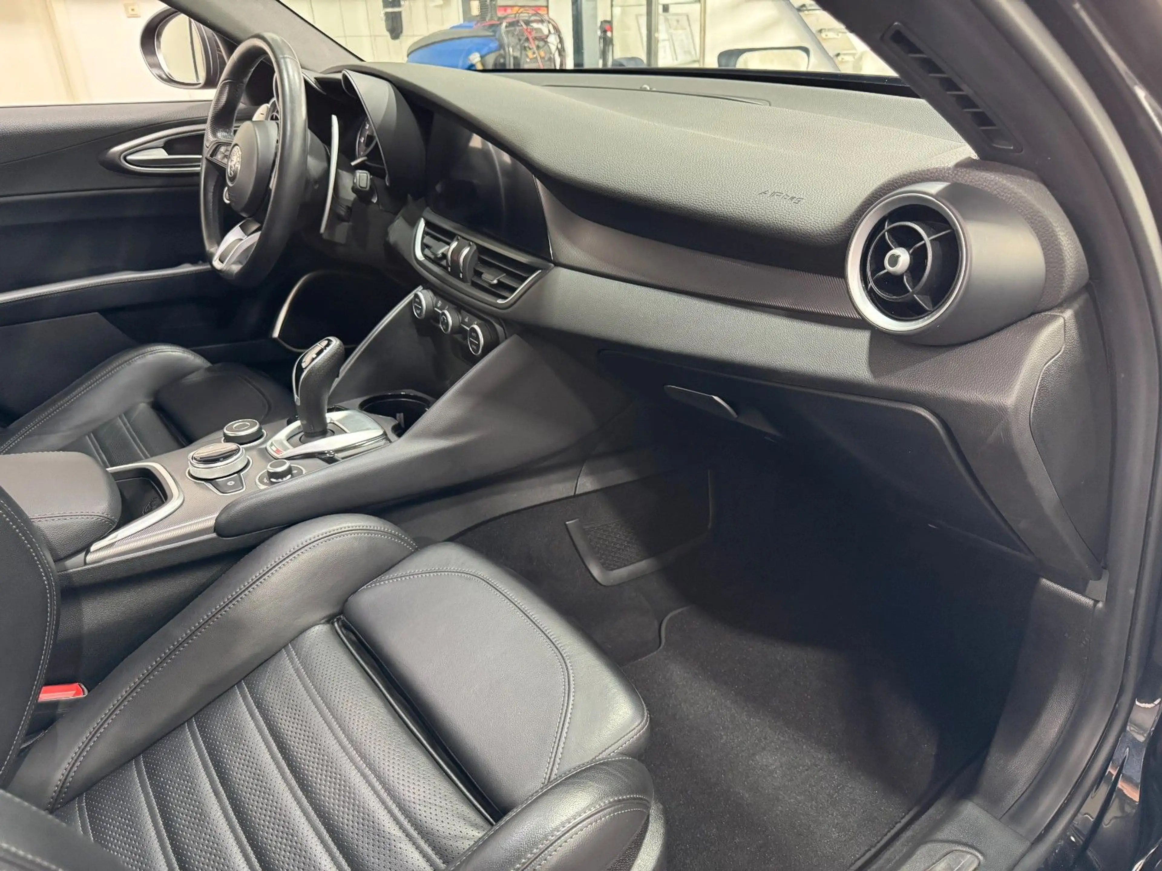 Alfa Romeo Giulia Veloce Q4| SHZ | SH| S-SITZE |APPLE-CAR| — photo 12