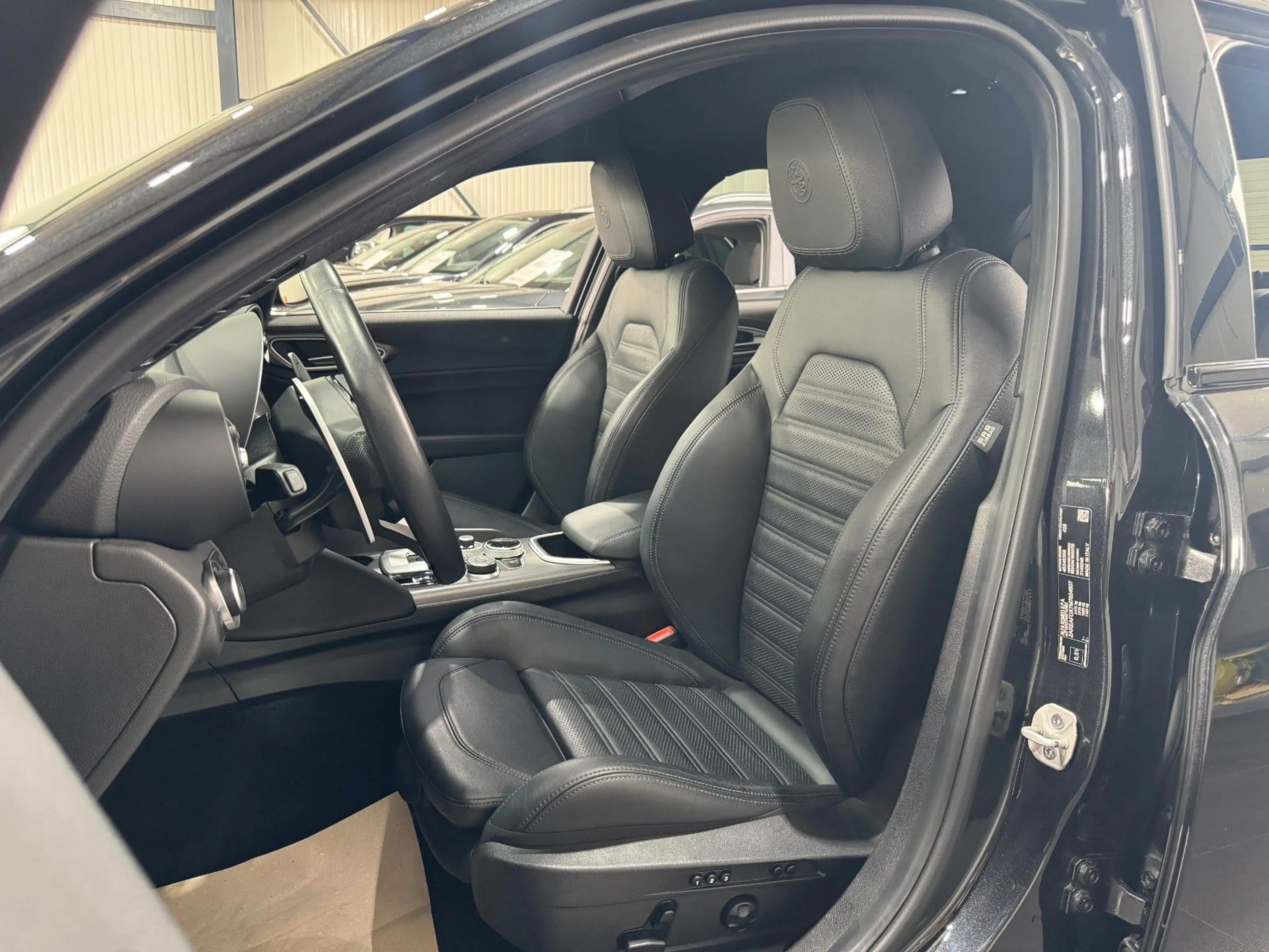 Alfa Romeo Giulia Veloce Q4| SHZ | SH| S-SITZE |APPLE-CAR| — photo 9