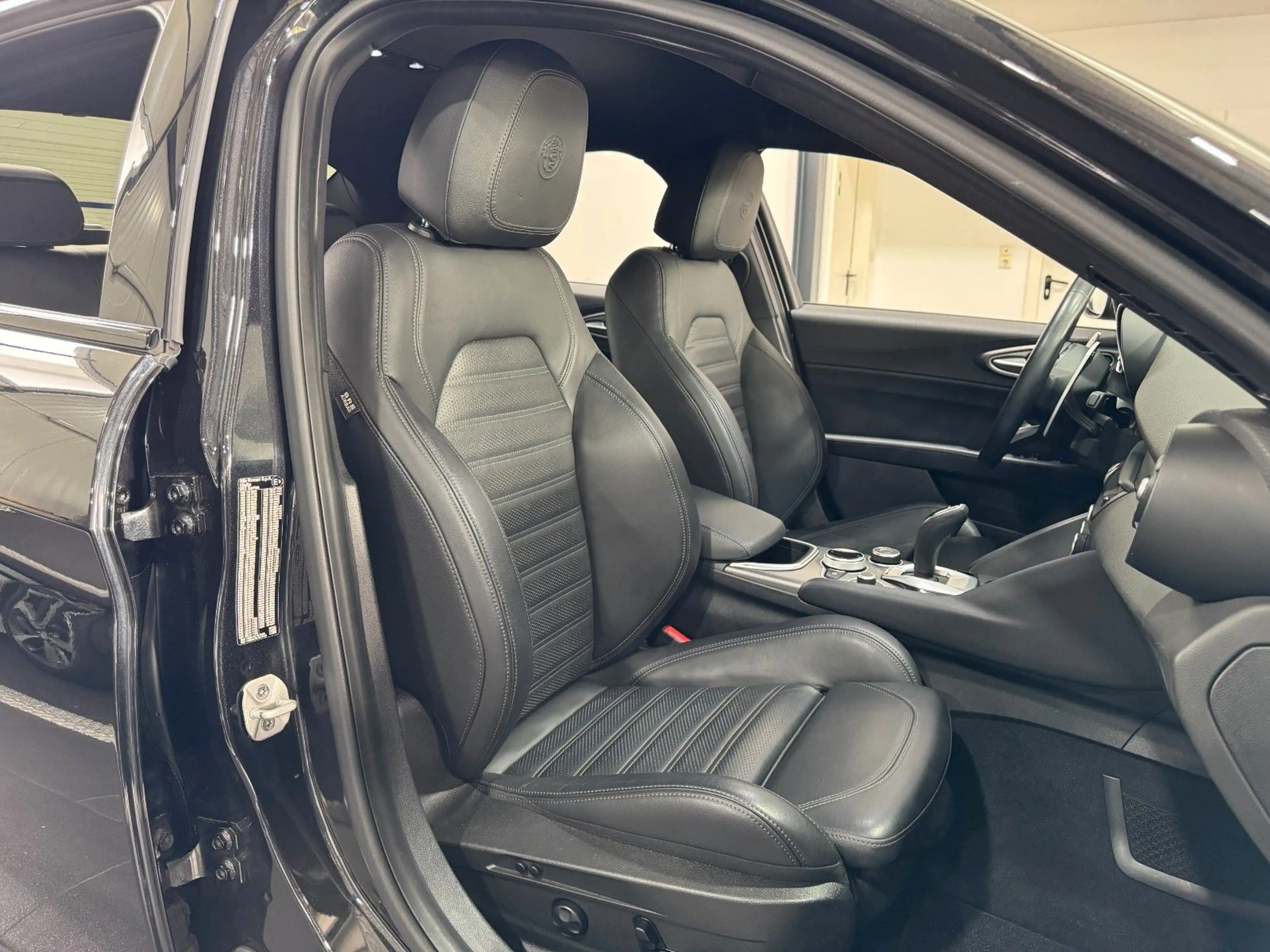 Alfa Romeo Giulia Veloce Q4| SHZ | SH| S-SITZE |APPLE-CAR| — photo 14