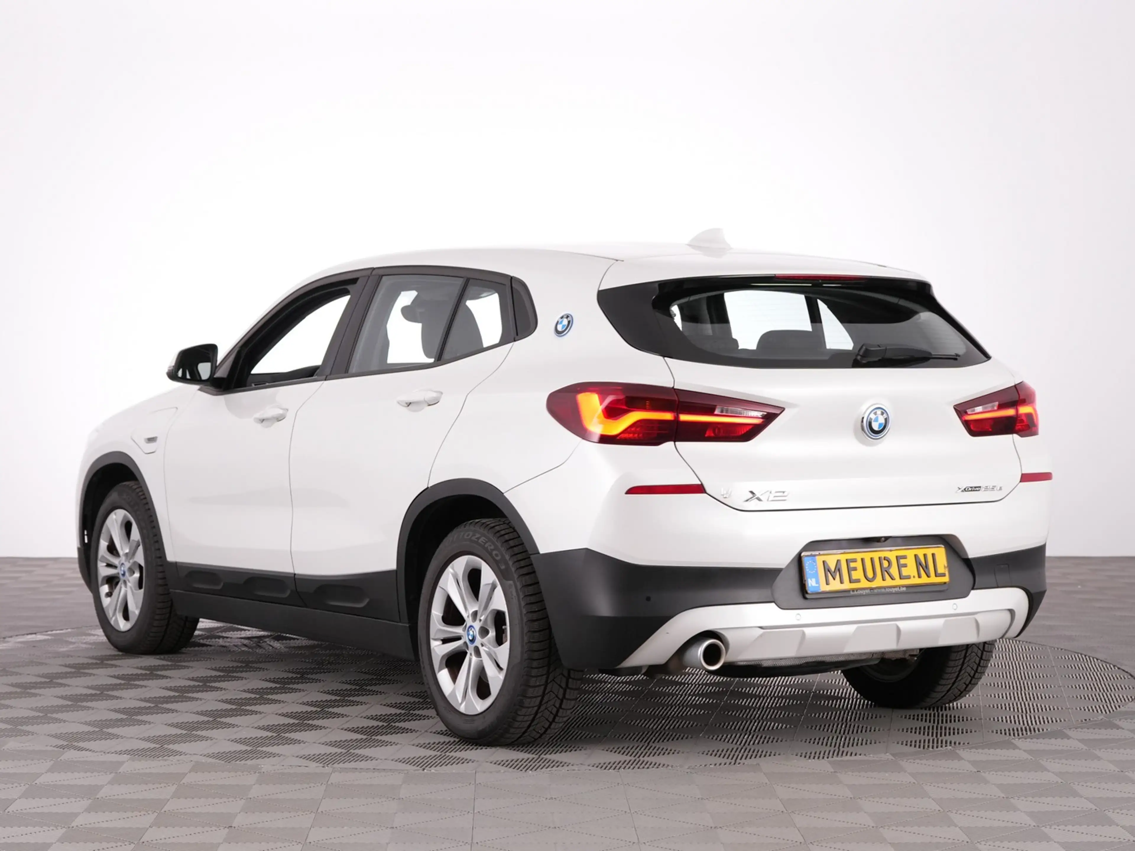 BMW X2 xDrive25e | LEDER | Head-Up | NAVI | CAMERA — photo 2