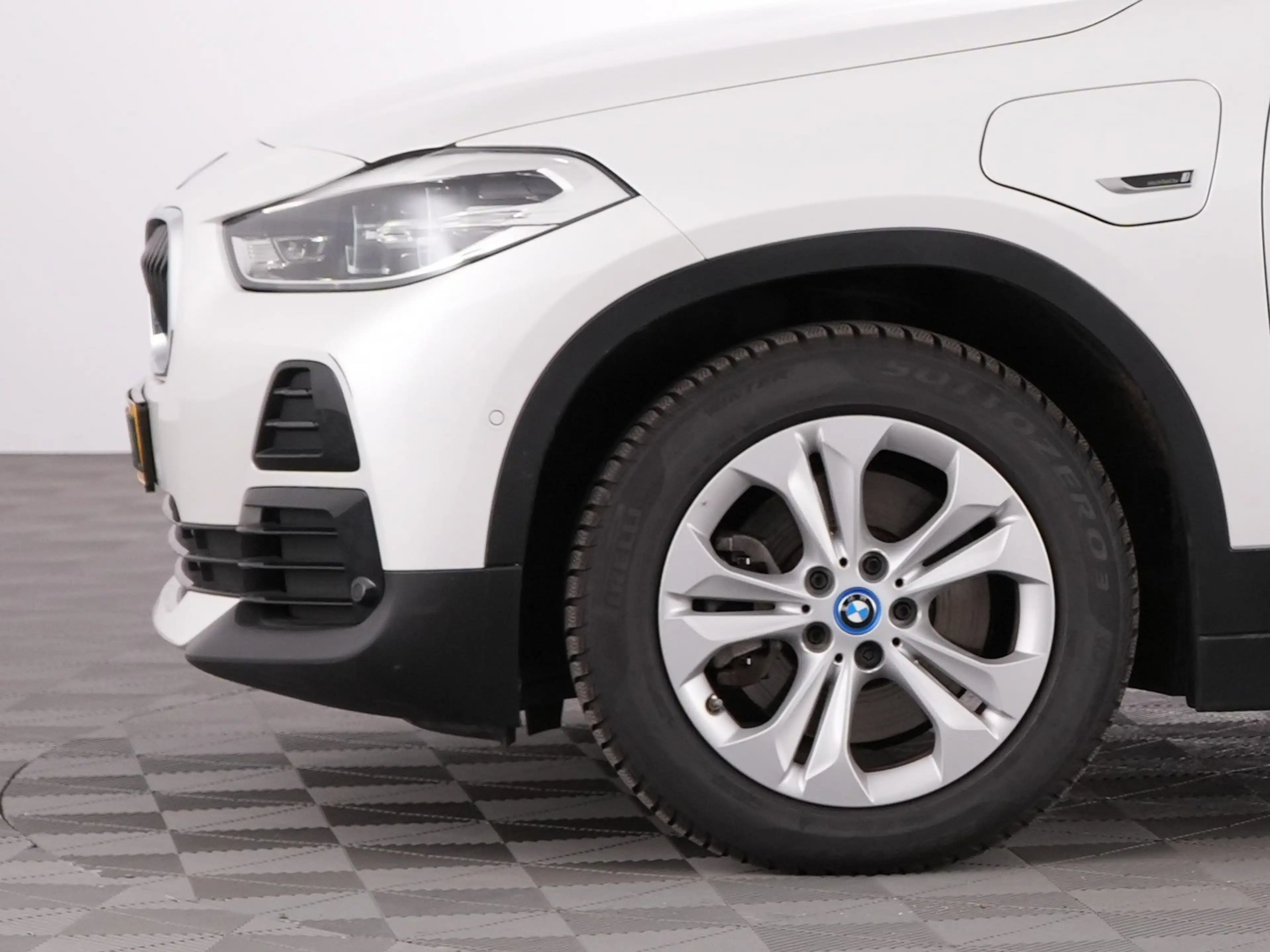 BMW X2 xDrive25e | LEDER | Head-Up | NAVI | CAMERA — photo 10