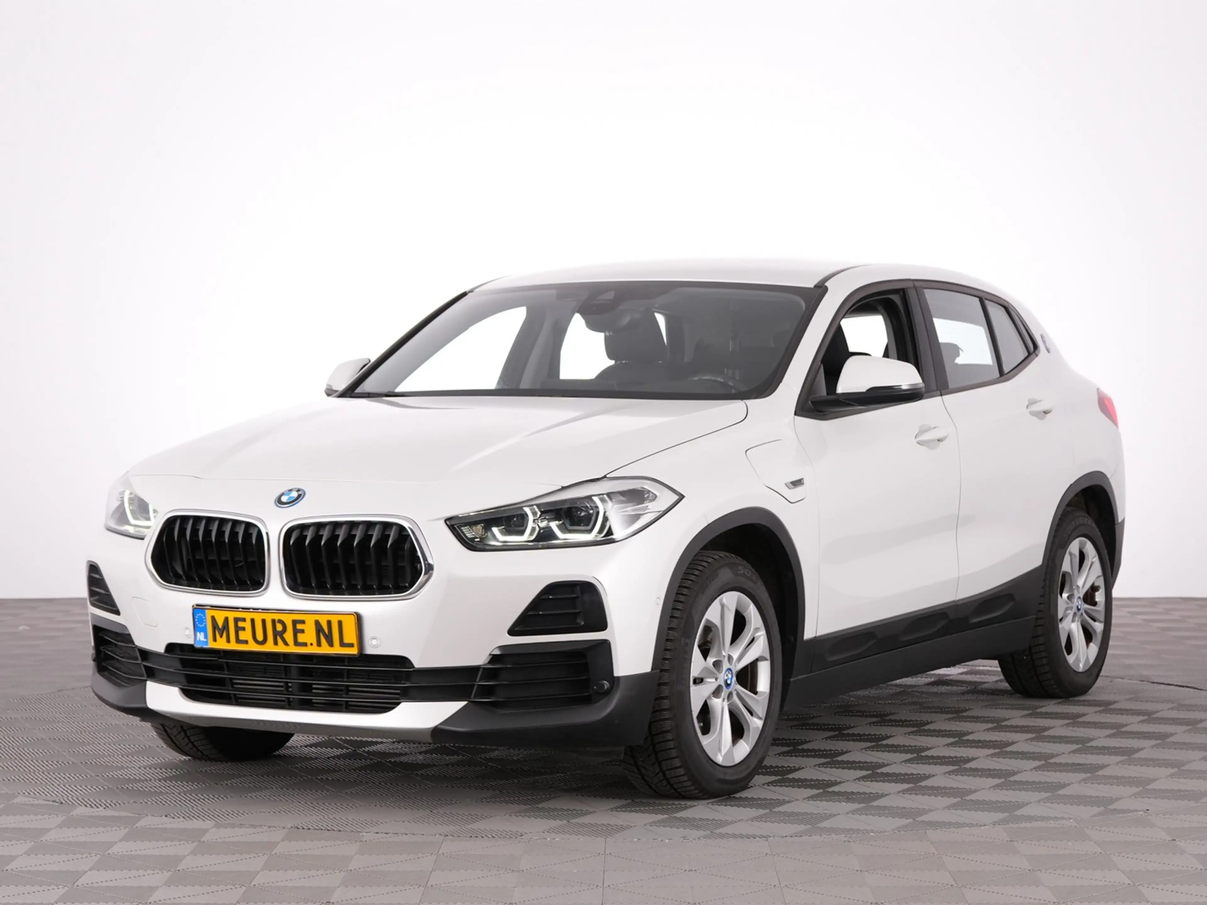BMW X2 xDrive25e | LEDER | Head-Up | NAVI | CAMERA — photo 13