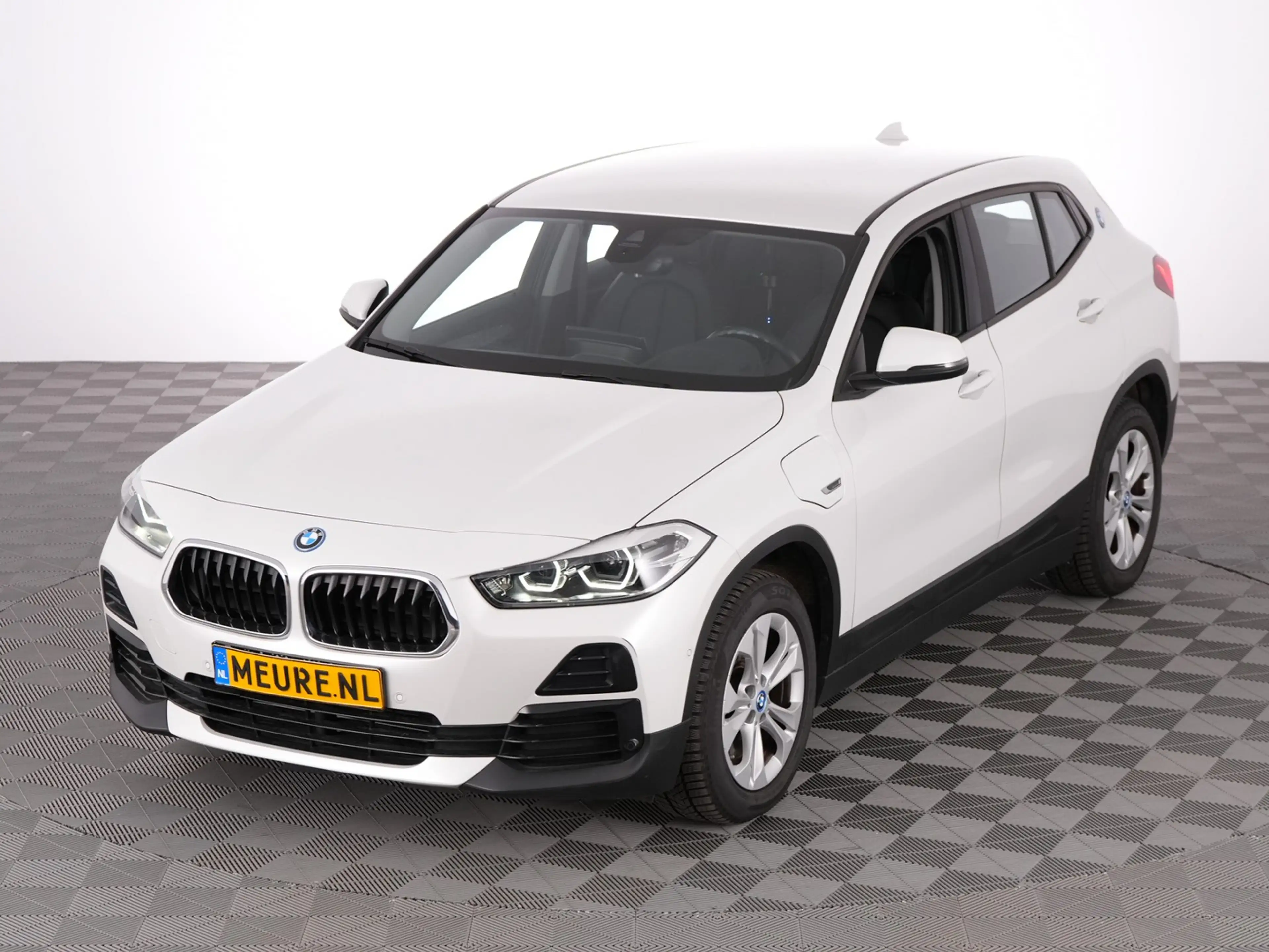 BMW X2 xDrive25e | LEDER | Head-Up | NAVI | CAMERA — photo 23