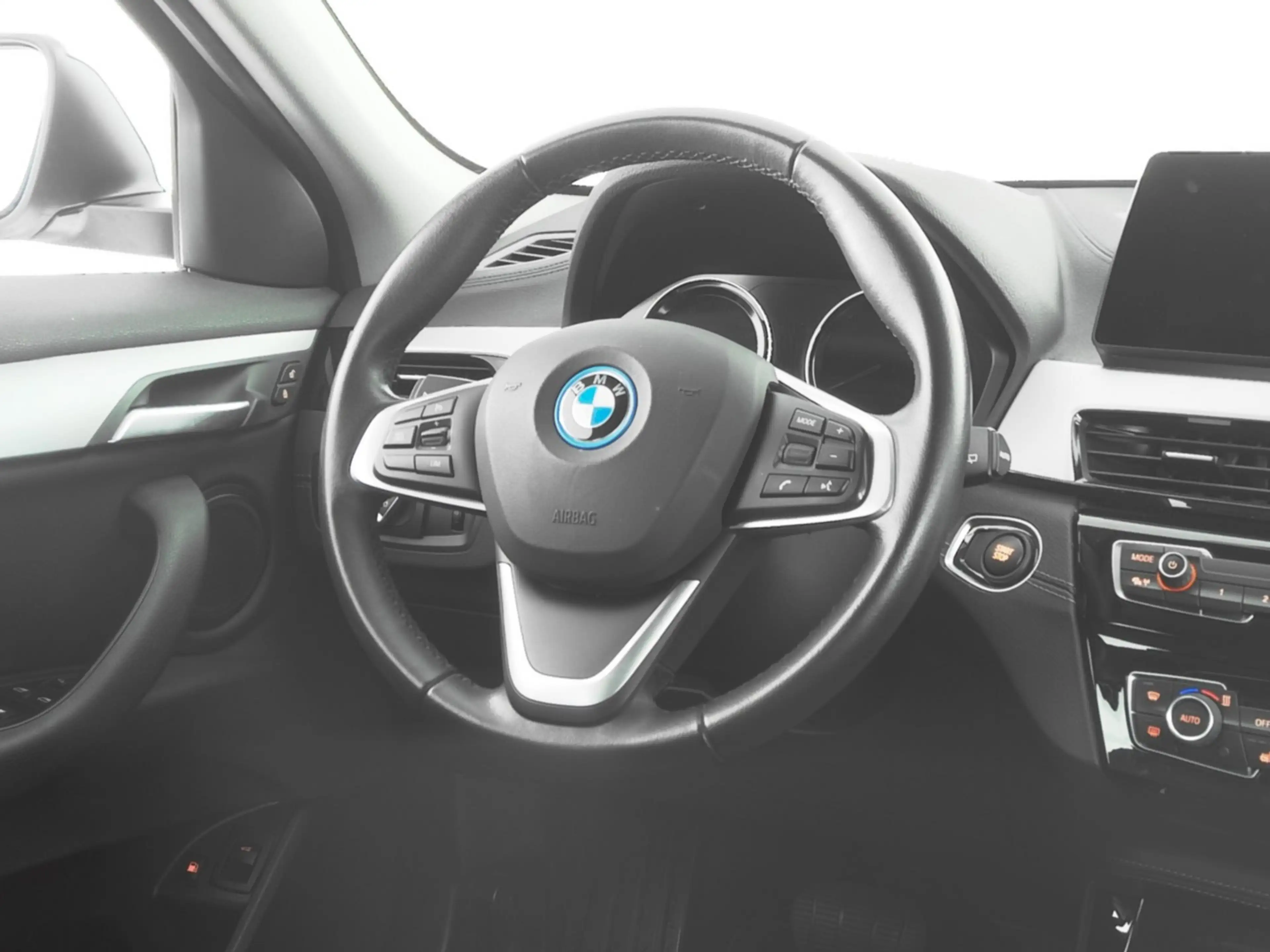 BMW X2 xDrive25e | LEDER | Head-Up | NAVI | CAMERA — photo 4
