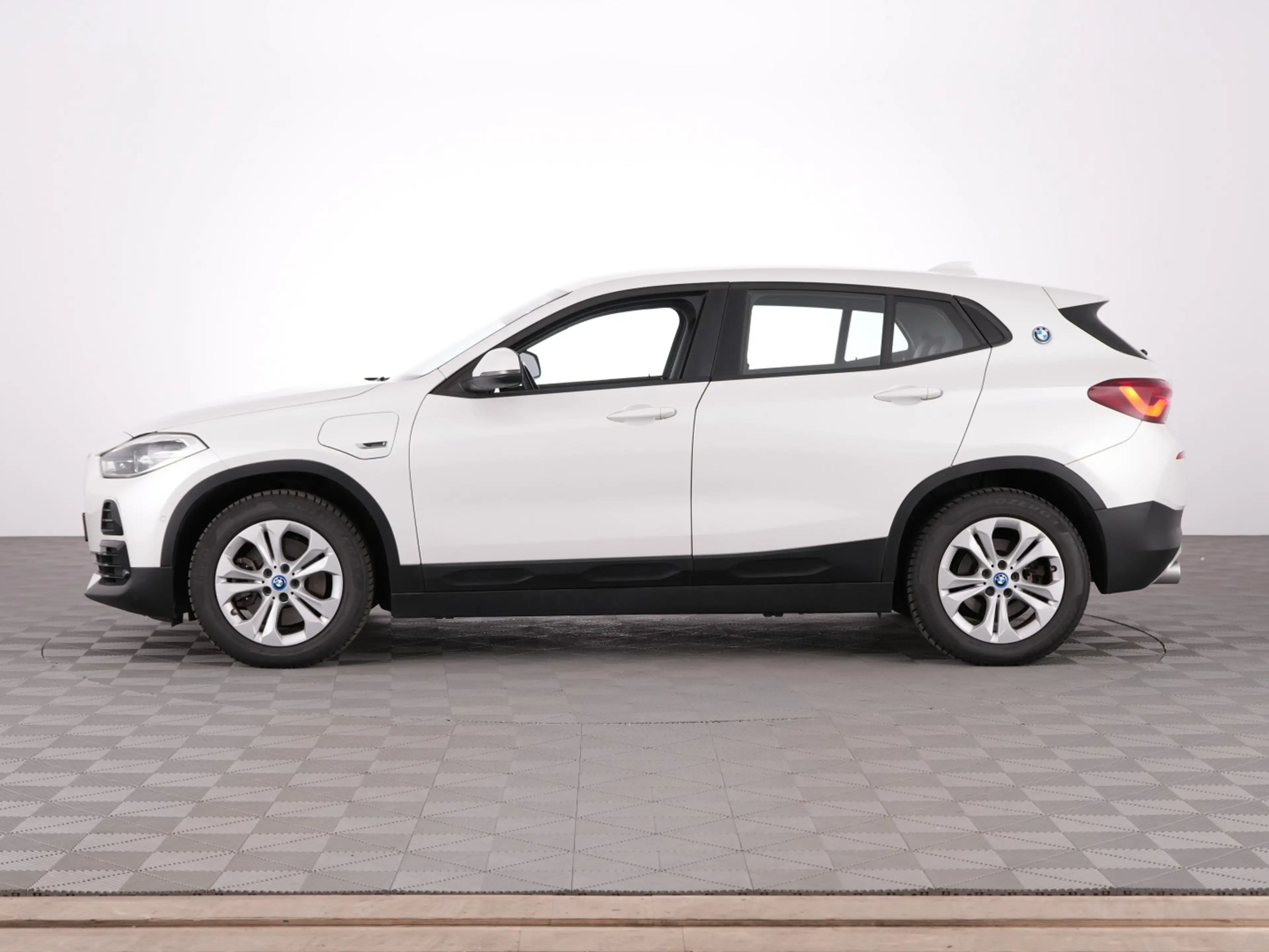 BMW X2 xDrive25e | LEDER | Head-Up | NAVI | CAMERA — photo 19