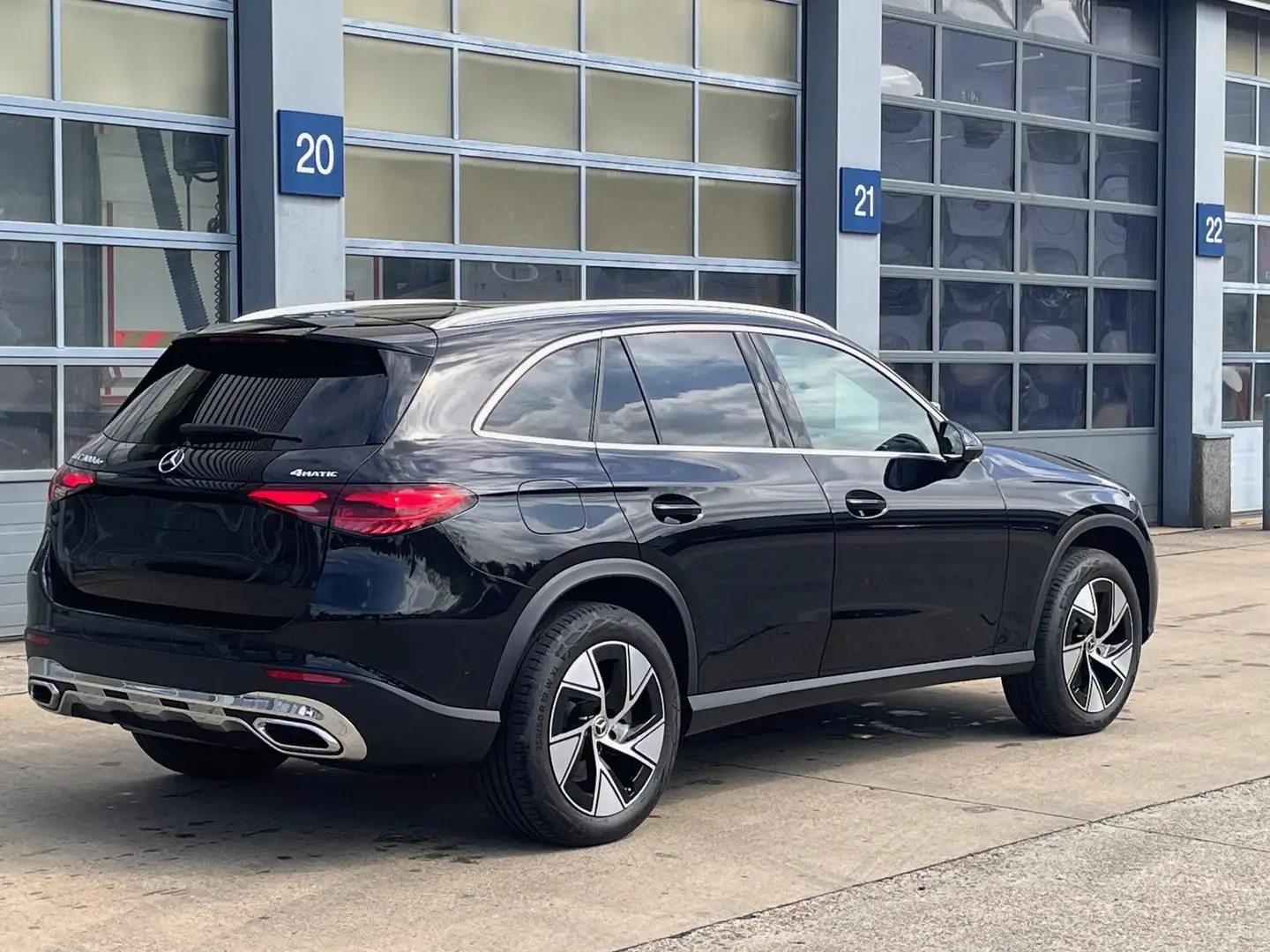 Mercedes-Benz GLC 300 GLC de 4MATIC Luxury Line Nero - 2