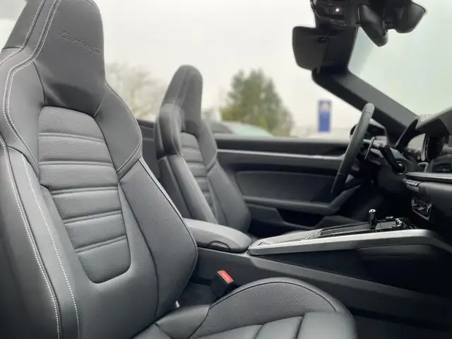 Porsche 992 view 4