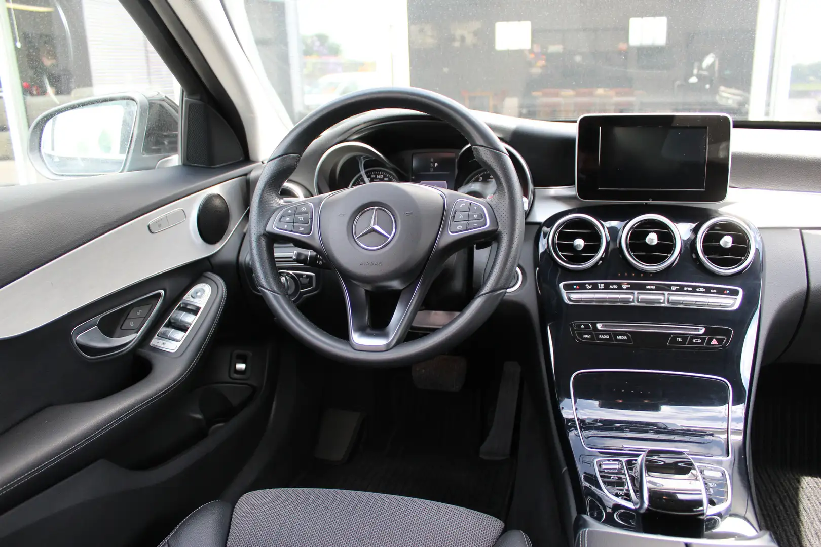Mercedes-Benz C 180 Estate Ambition Avantgarde LED | Stoelverw | Aut. Zwart - 2